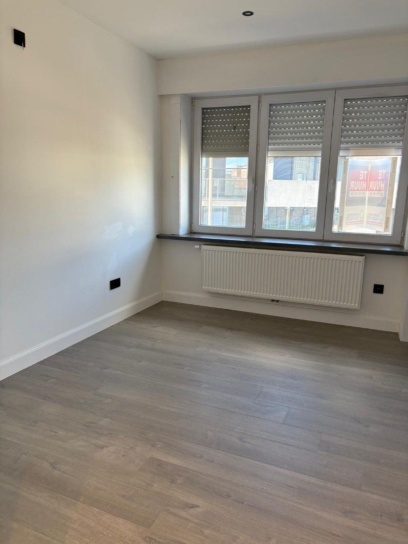 GERENOVEERDE WONING MET 2 SLAAPKAMERS EN GARAGE IN IEPER foto 6