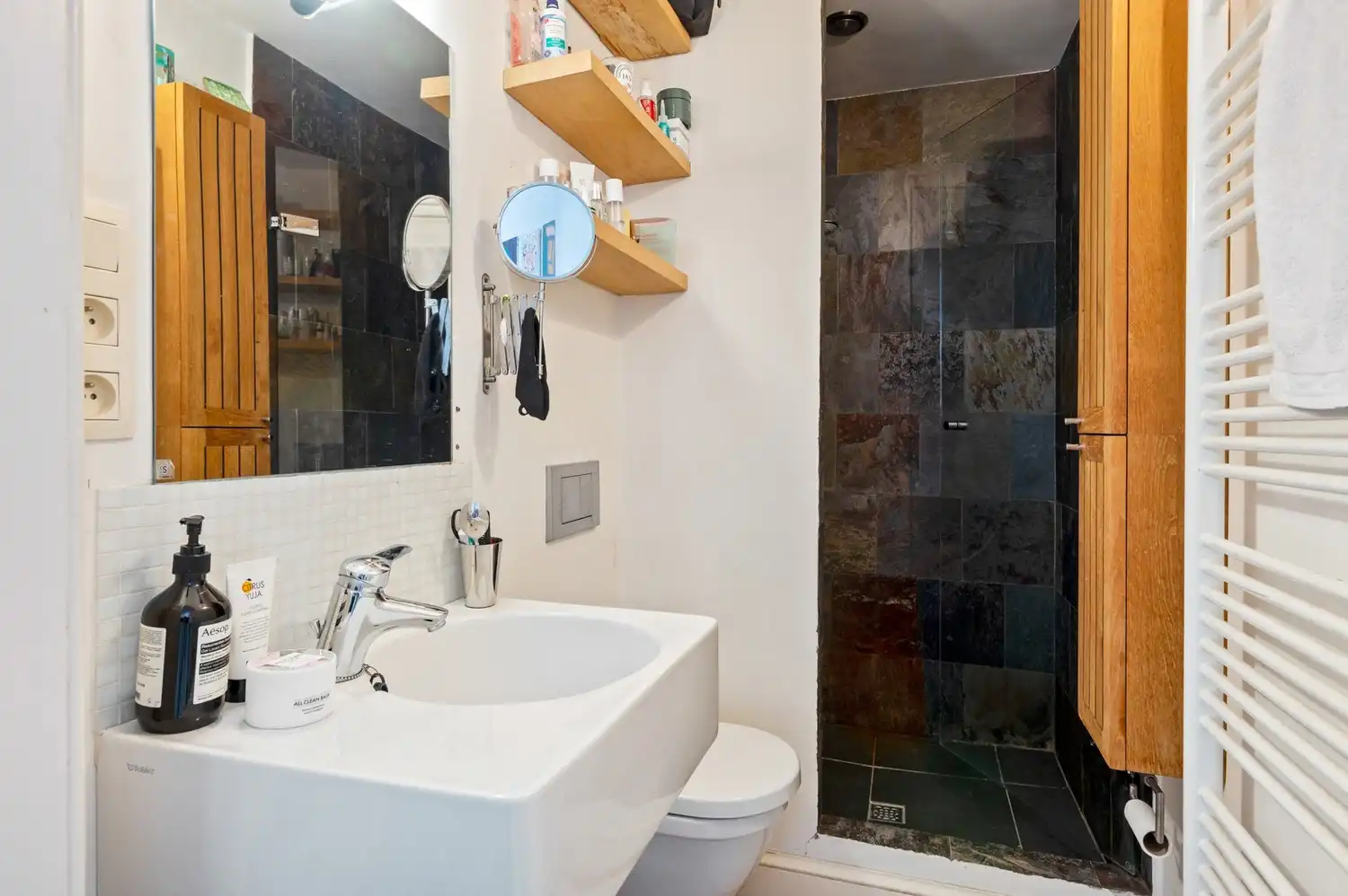 Prachtig en uniek vergunde opbrengsteigendom (BAR 6%) in historisch en gerenoveerd postgebouw te Antwerpen 2060 foto 21