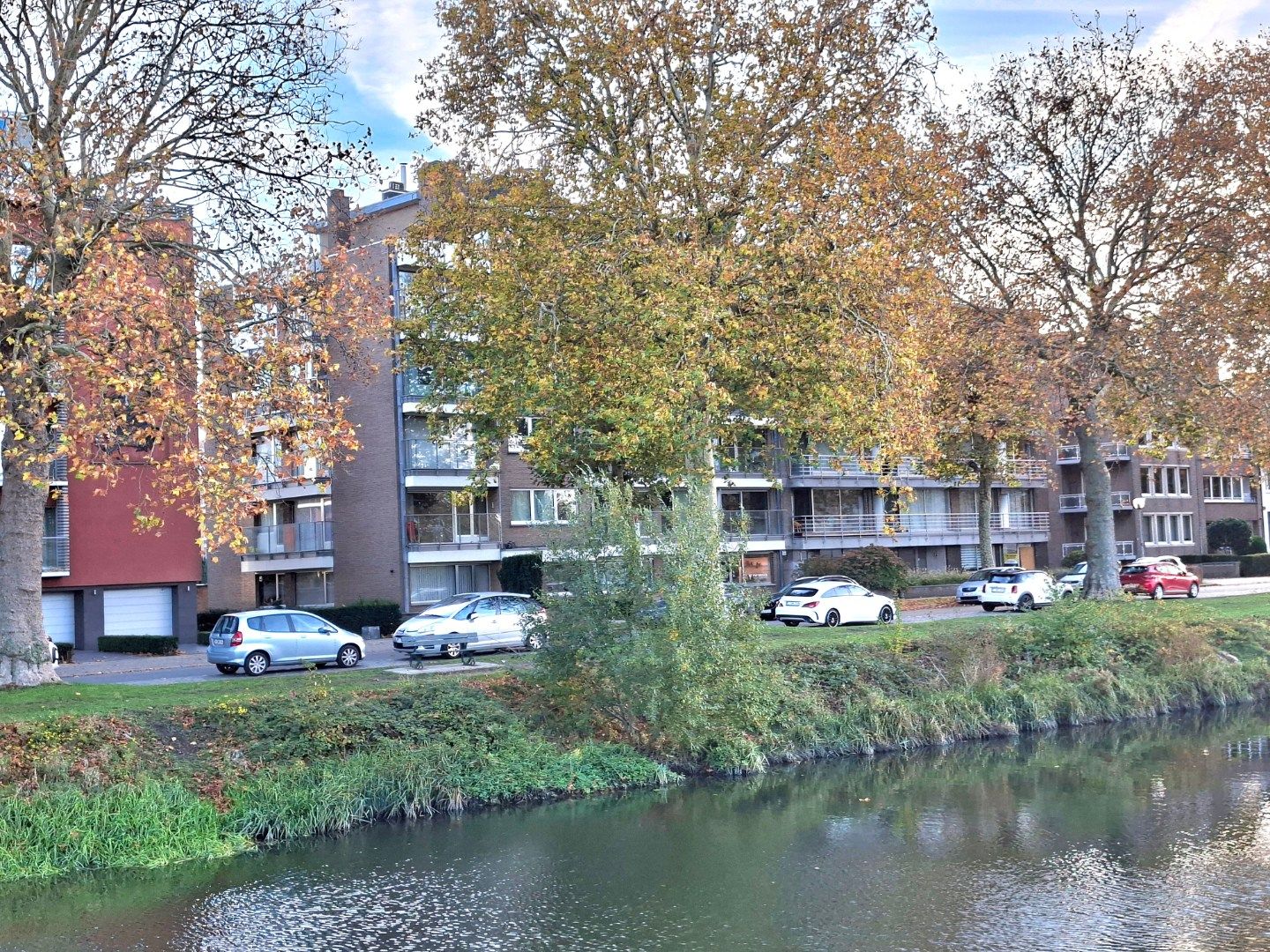 Vernieuwd hoekappartement foto 12