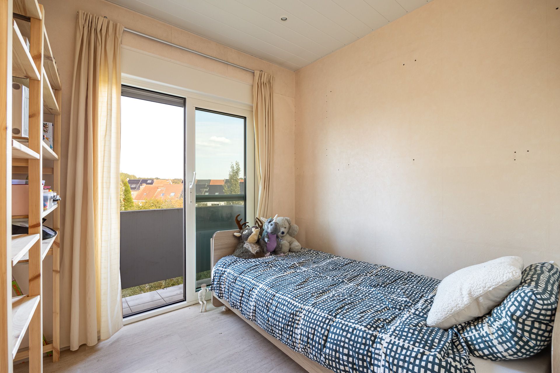 Lichtrijk appartement met drie slaapkamers en terras foto 7