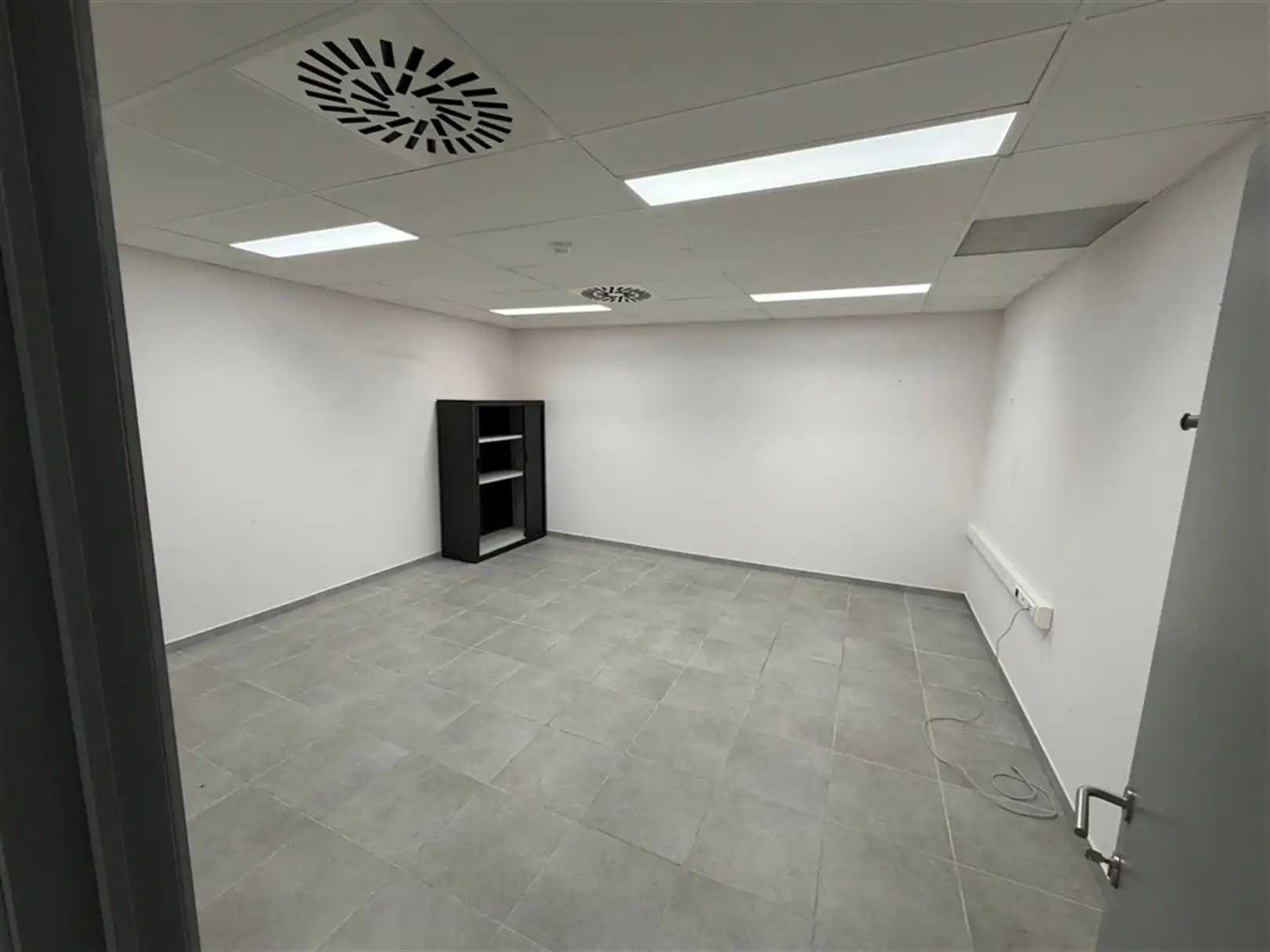 Kantoorgebouw foto 6