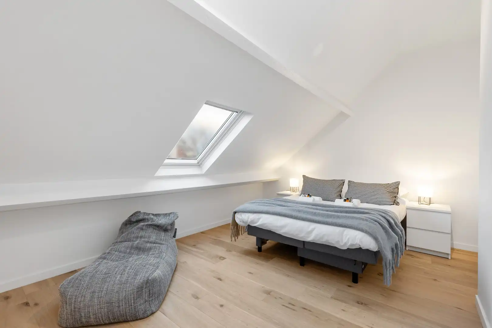 Recent gerenoveerde woning nabij centrum Brugge met 3 slaapkamers en zonnig terras! foto 16