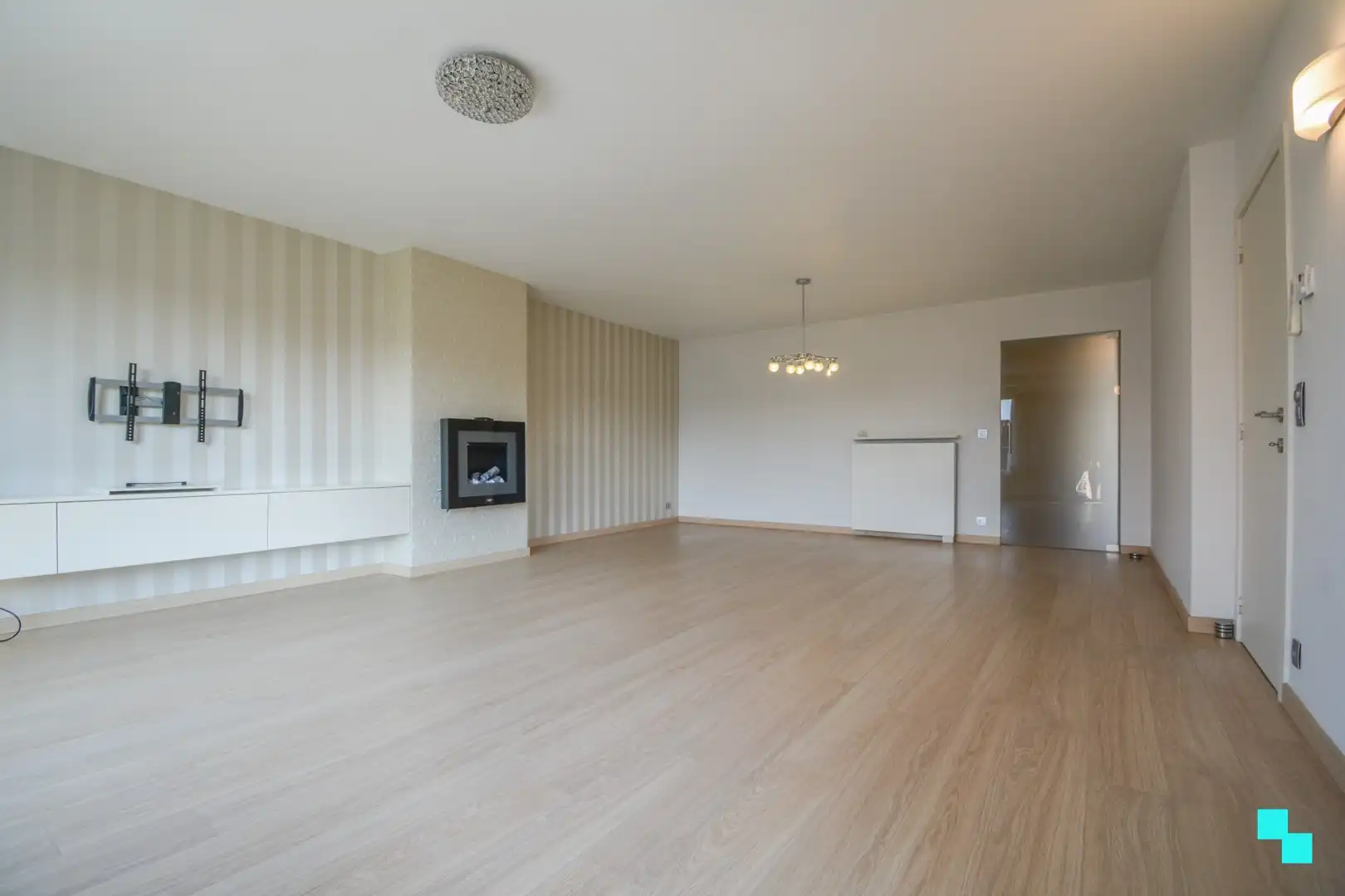 Gerenoveerd 3-slaapkamer appartement te Roeselare foto 6