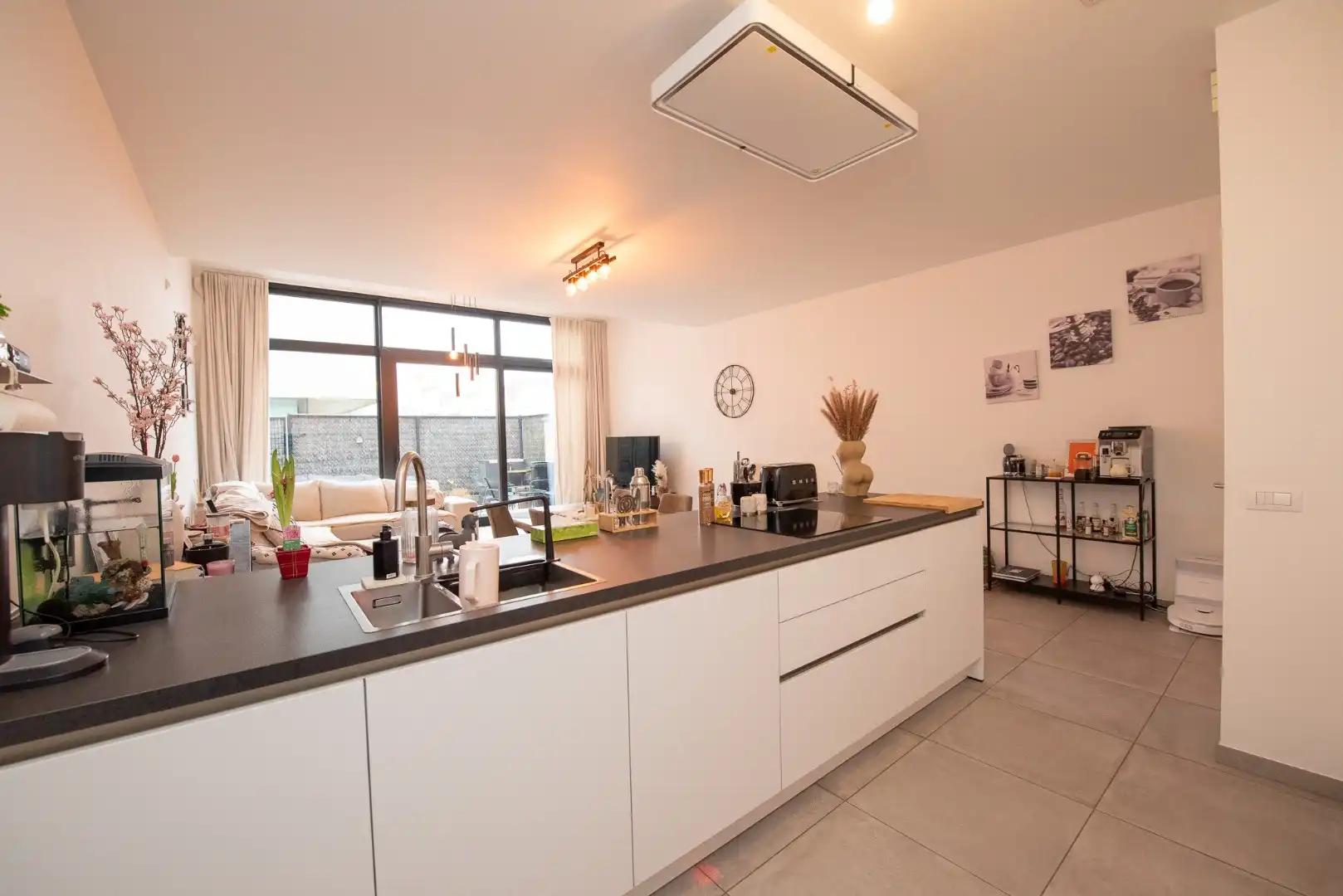 Recente energiezuinige woning te huur op een rustige ligging! foto 6