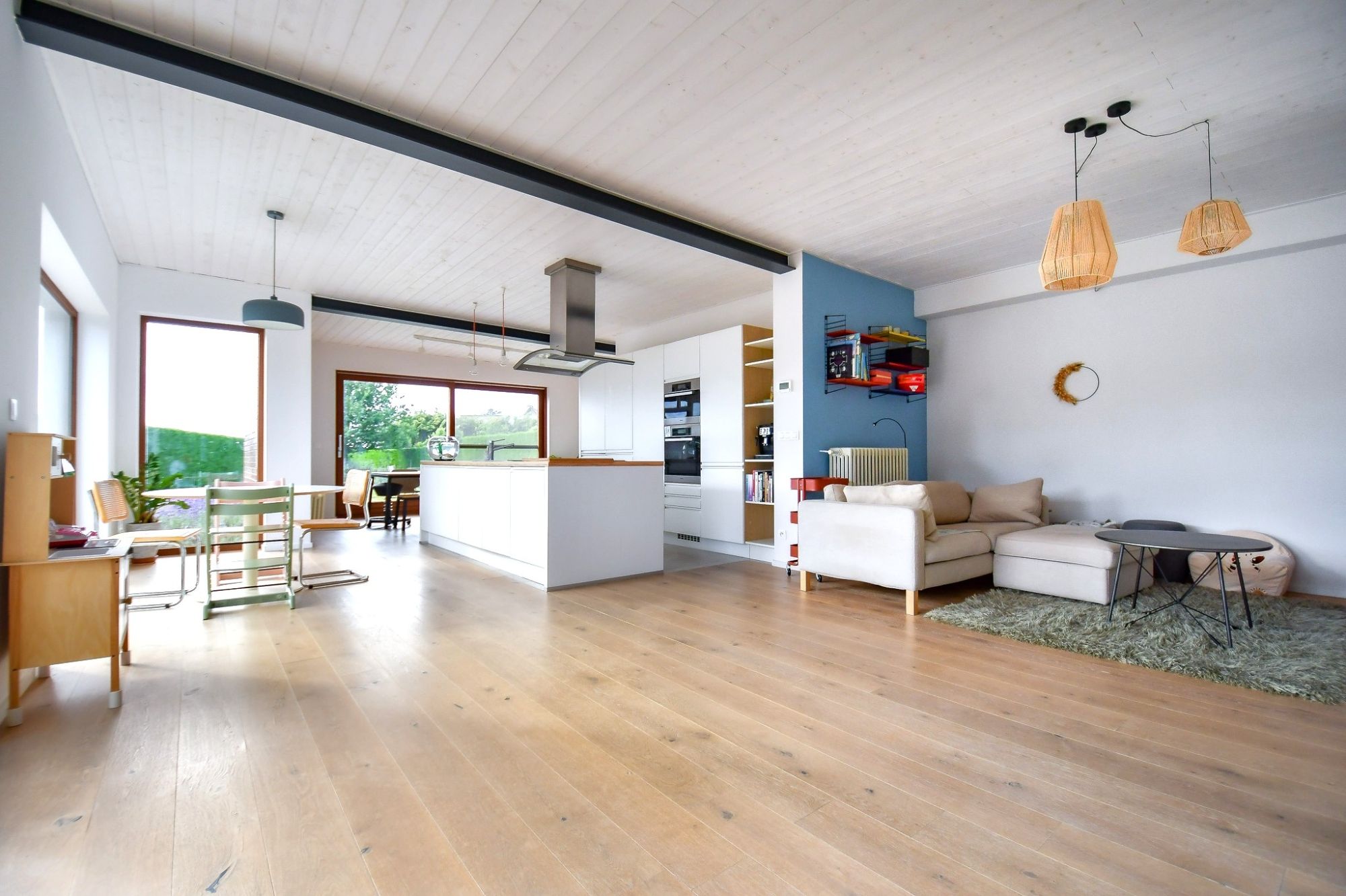 Trendy vernieuwde woning met uitbouw en grote tuin op uiterst rustige, doch centrale ligging. foto 5