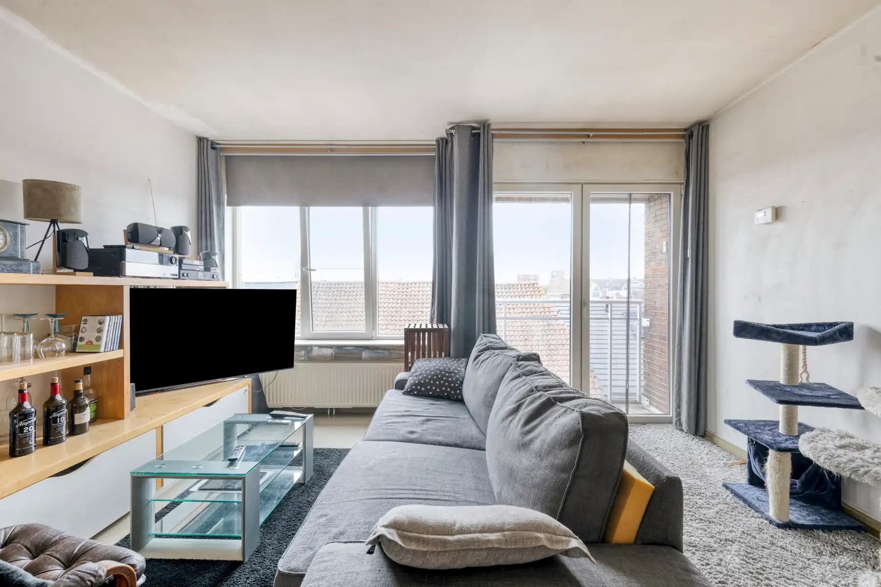 Gezellig instapklaar appartement met ondergrondse standplaats ! foto 3