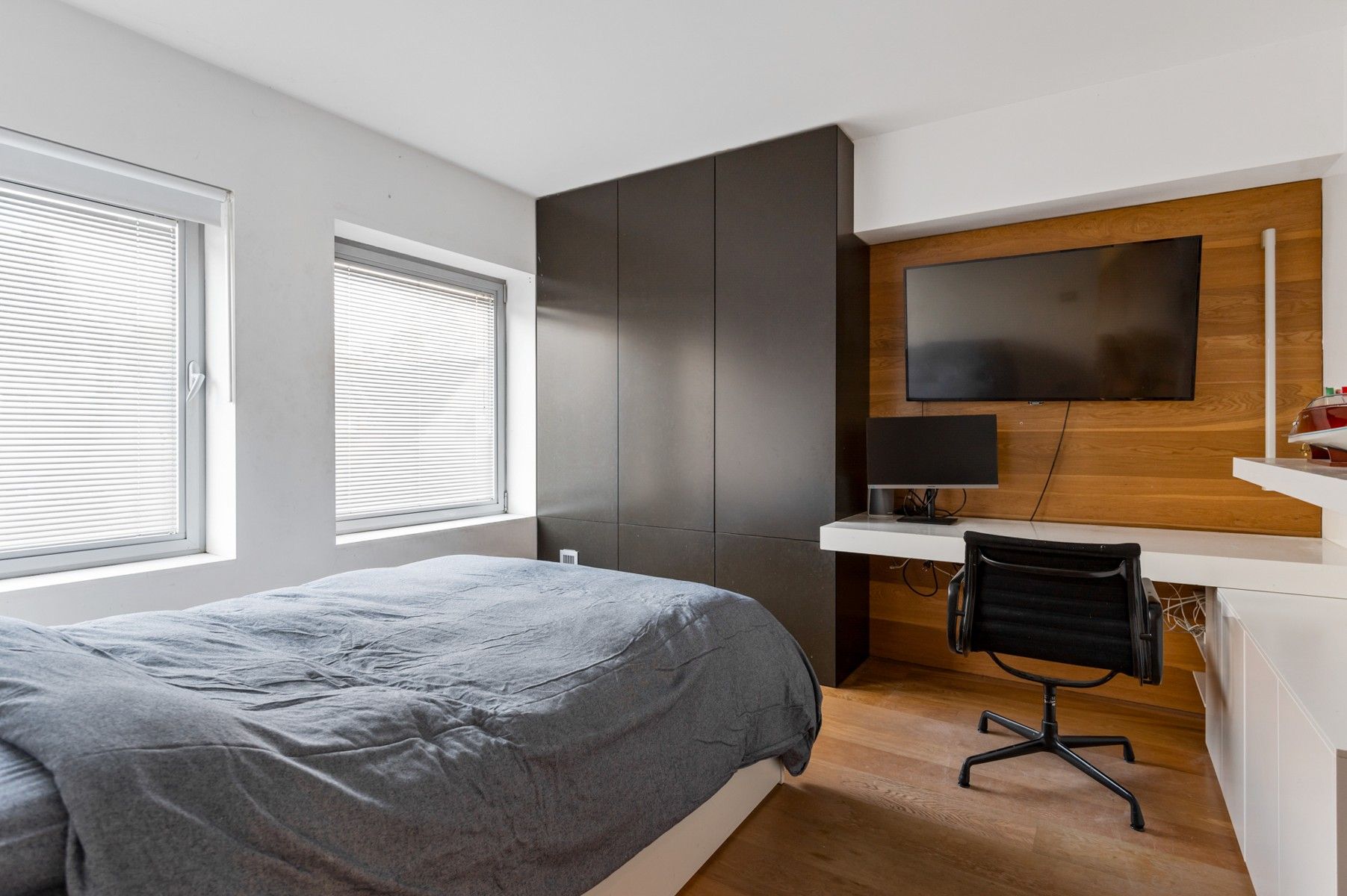 Zeer moderne woning met hoogwaardig afgewerkte binnen- en buitenruimte. foto 25