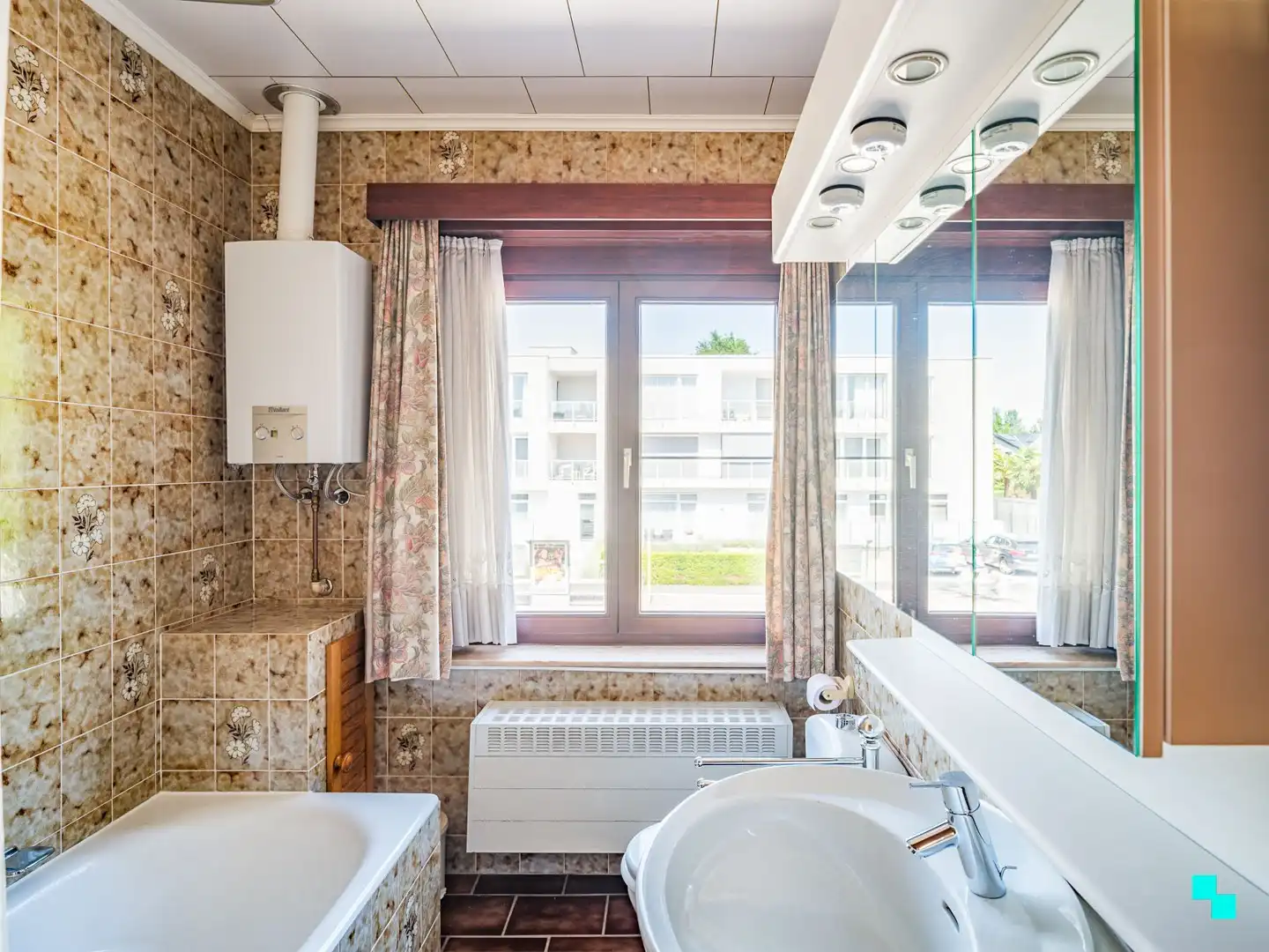 Strategisch gelegen woning met zonnige tuin en werkhuis foto 21