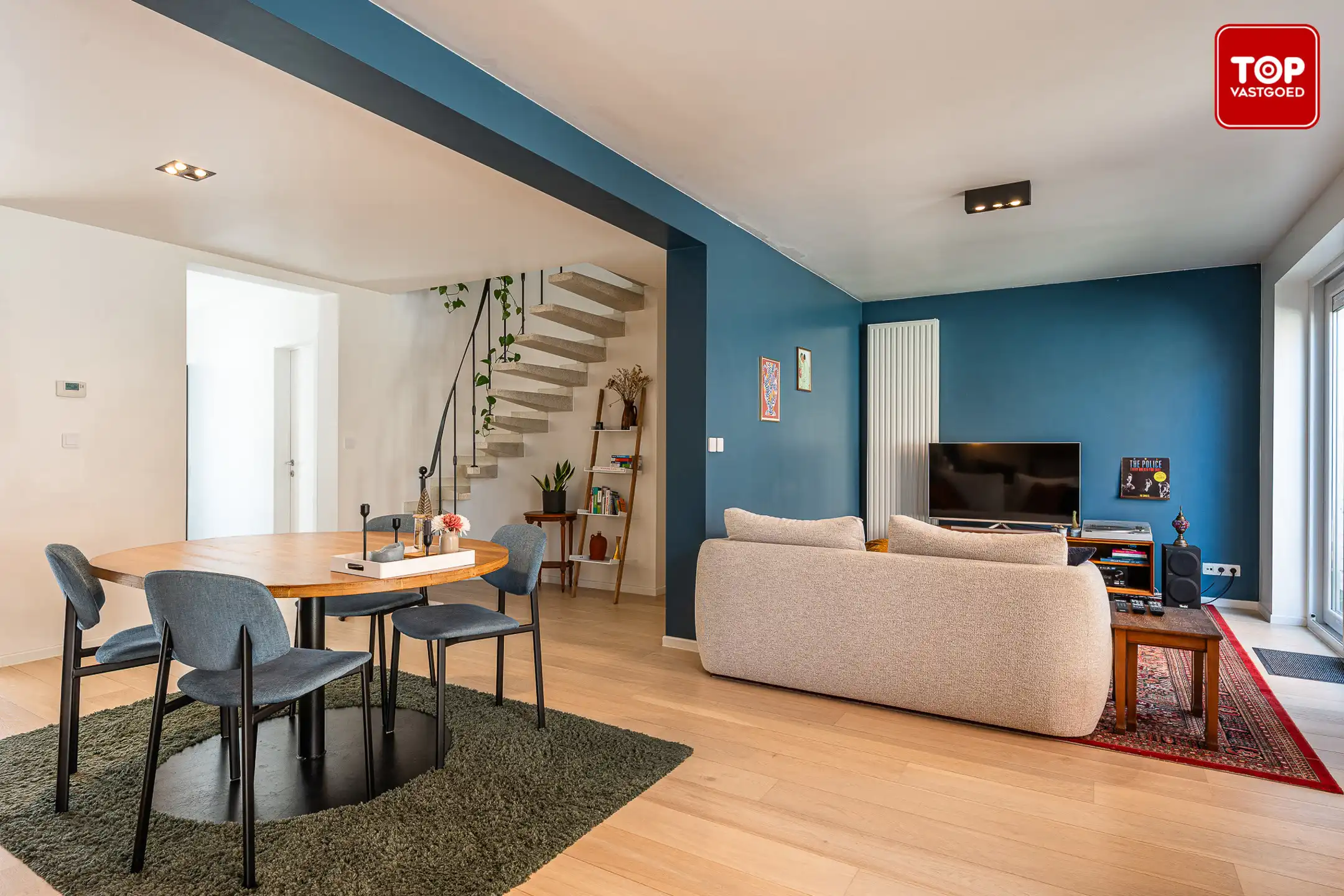 Totaal gerenoveerde woning (2021) met 4 slaapkamers. foto 4
