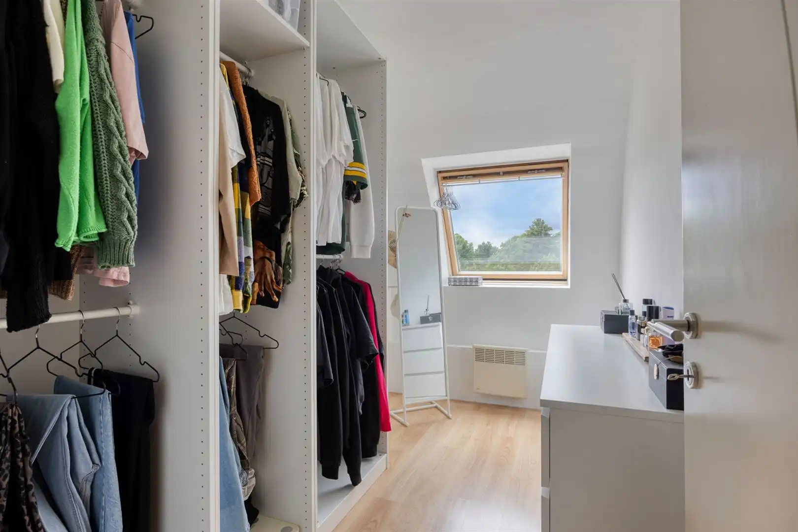 TE KOOP: Instapklaar duplexappartement met 3 slaapkamers en prachtig terras in hartje Zolder! foto 18