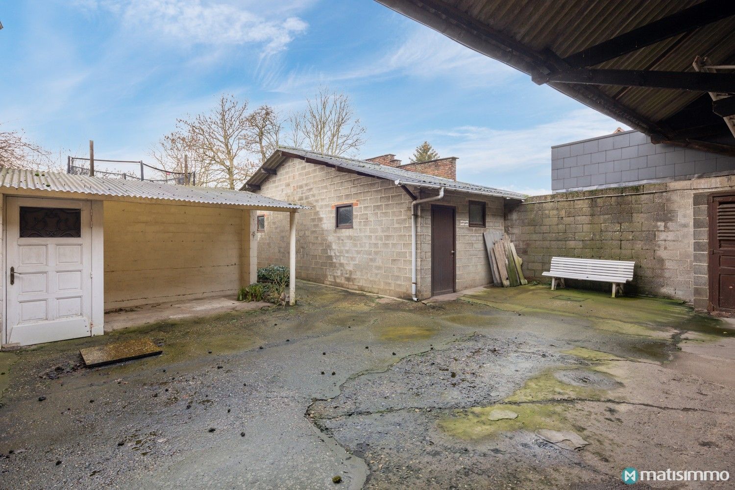 CHARMANTE EENGEZINSWONING MET POORTGEBOUW EN VEEL OPSLAGRUIMTE IN LANDELIJKE OMGEVING VAN HEES (BILZEN) foto 32