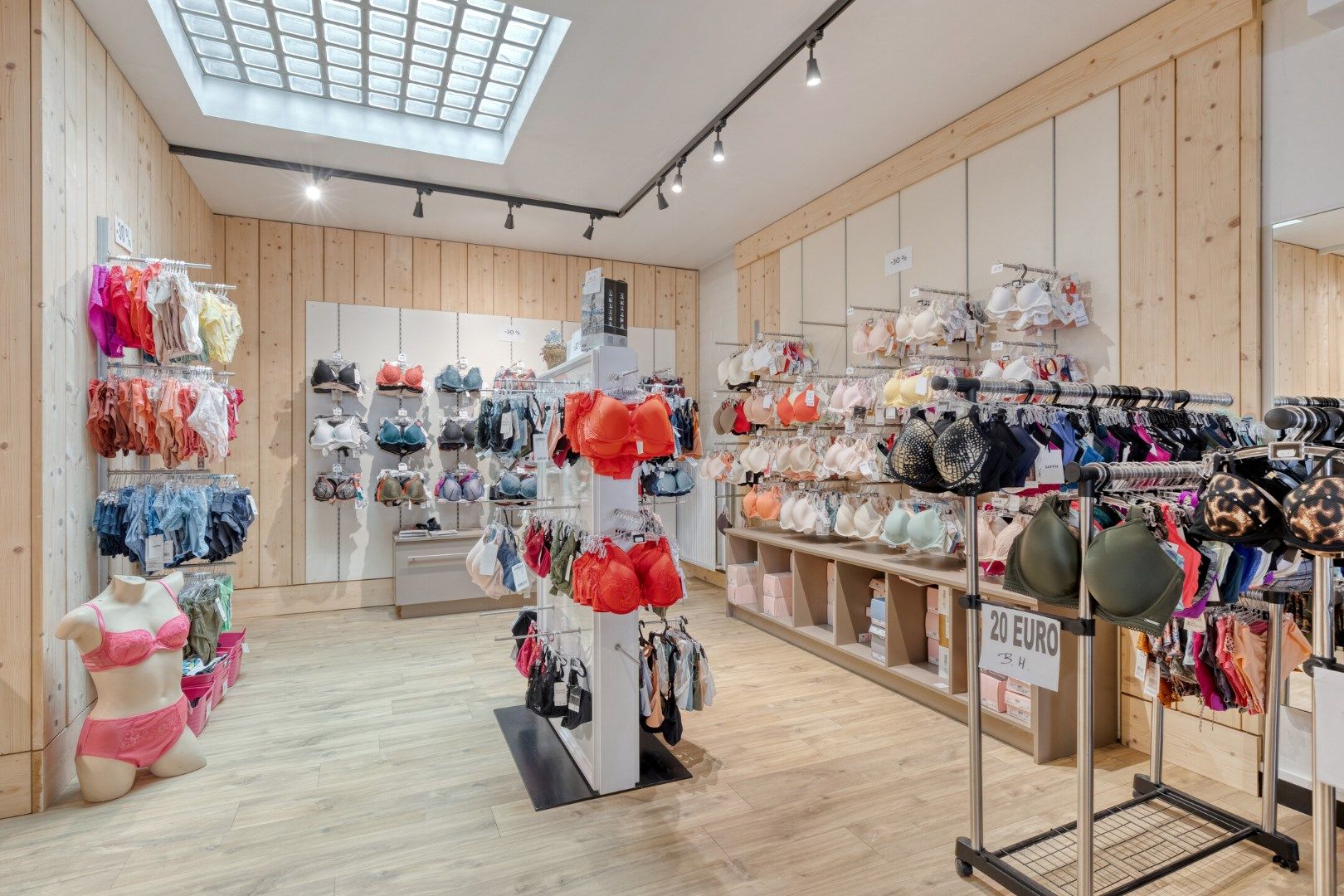 Commerciële winkelruimte 153.00m², energielabel C foto 5