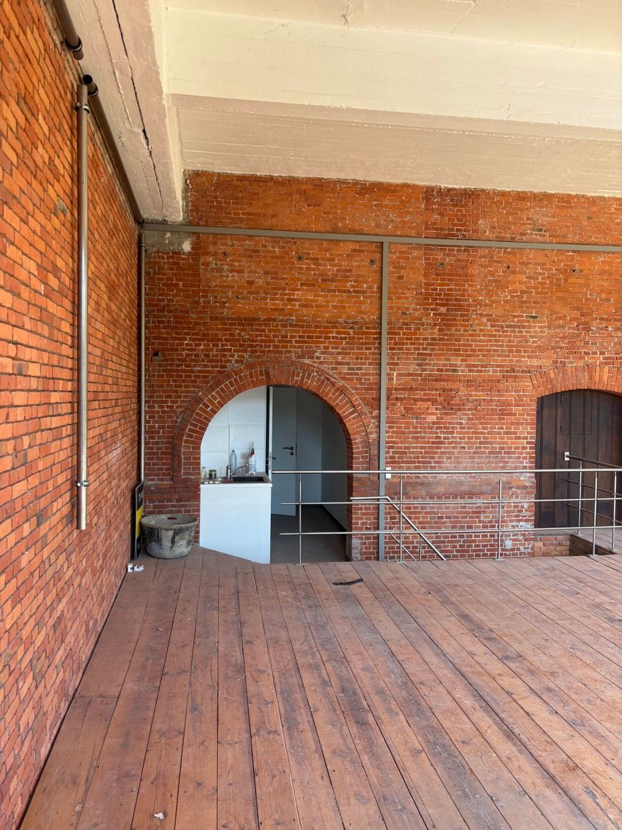 Opslagruimte van 650 m² met veel daglicht foto 12