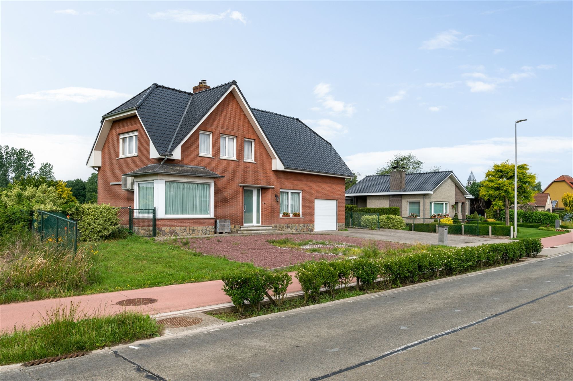 Zeer ruime open bebouwing op een perceel van 2185 m2 foto 2