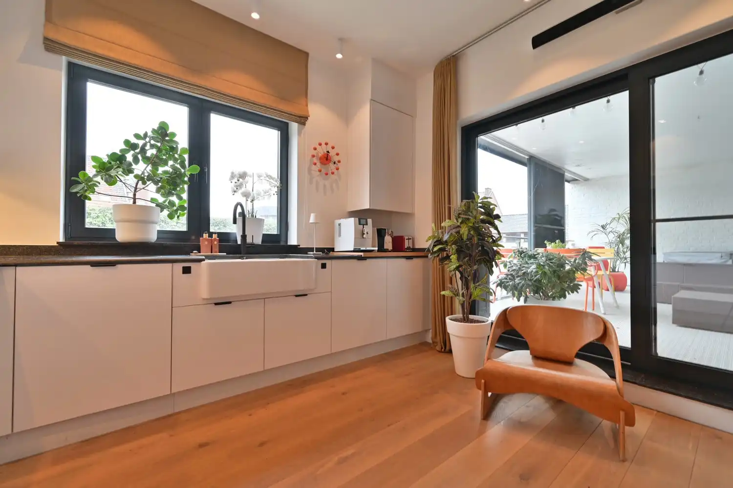 Luxe en comfortabel wonen (256 m2) op toplocatie in centrum Maaseik (EPC: A-label) foto 11