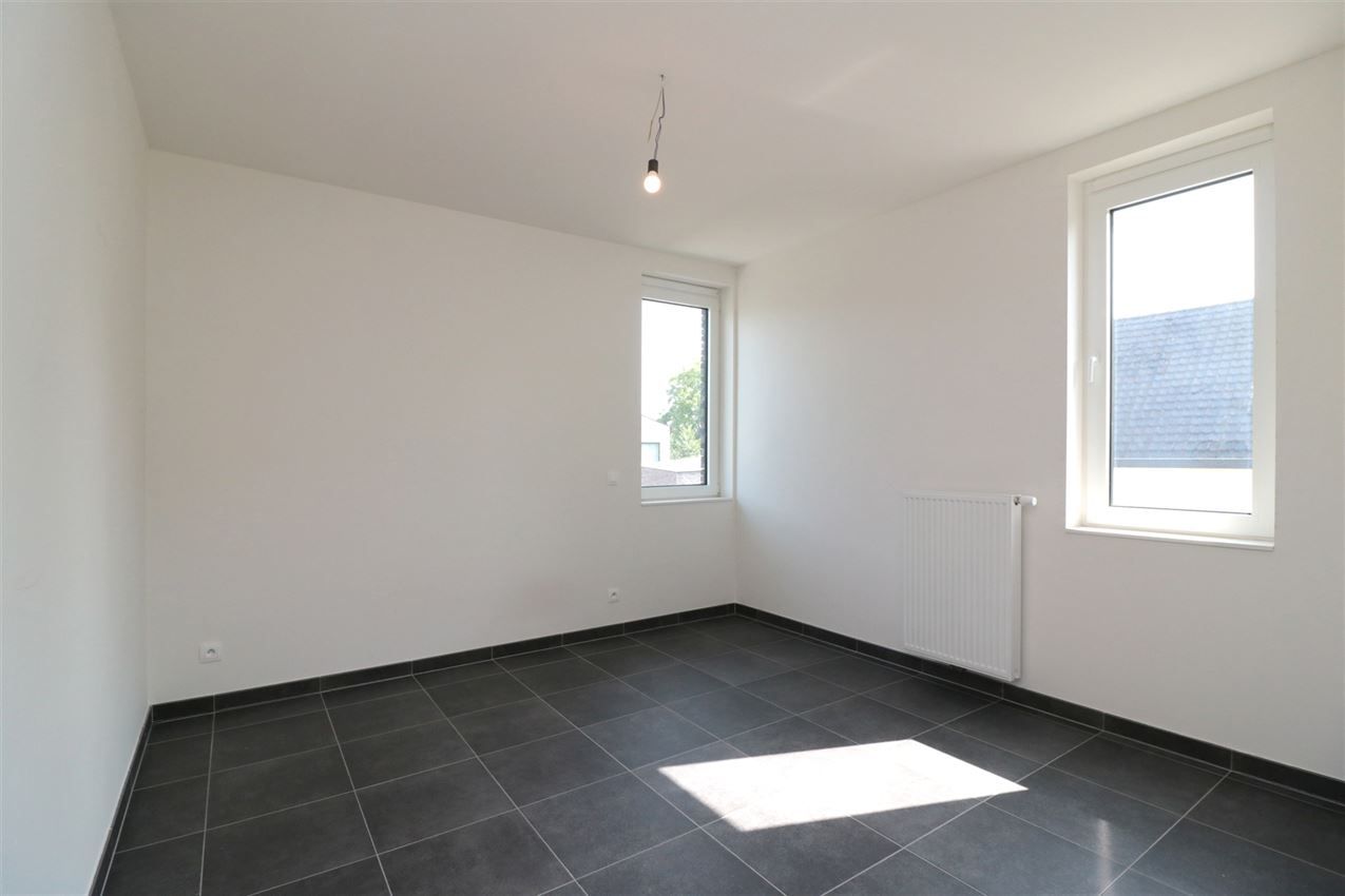 3 appartementen en 4 autostaanplaatsen foto 97