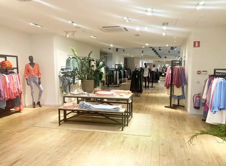 Handelsgelijkvloers te huur – absolute topligging in Mol foto 2