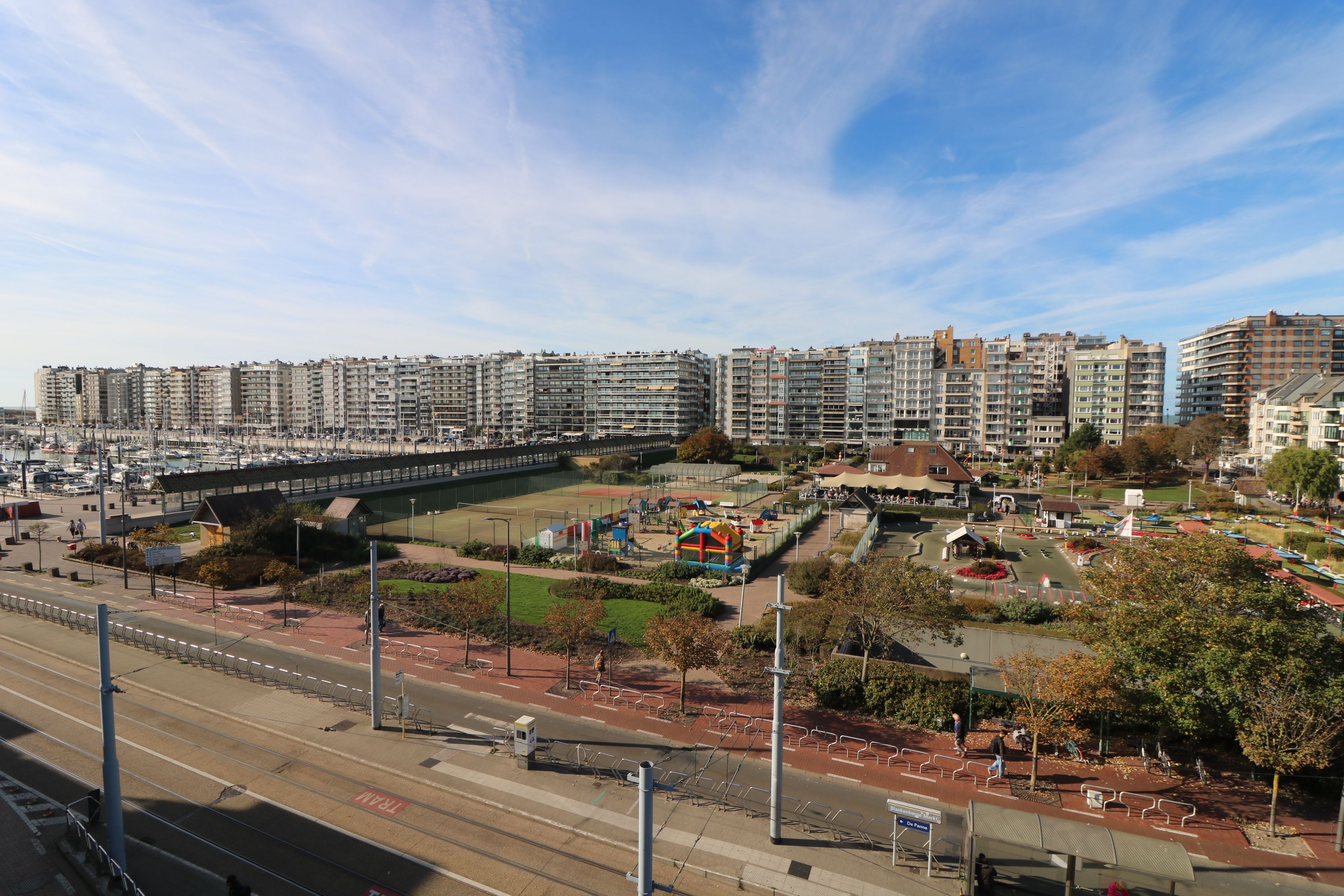 Luxueus, modern 3-slaapkamerappartement vlakbij Grote Markt foto 17
