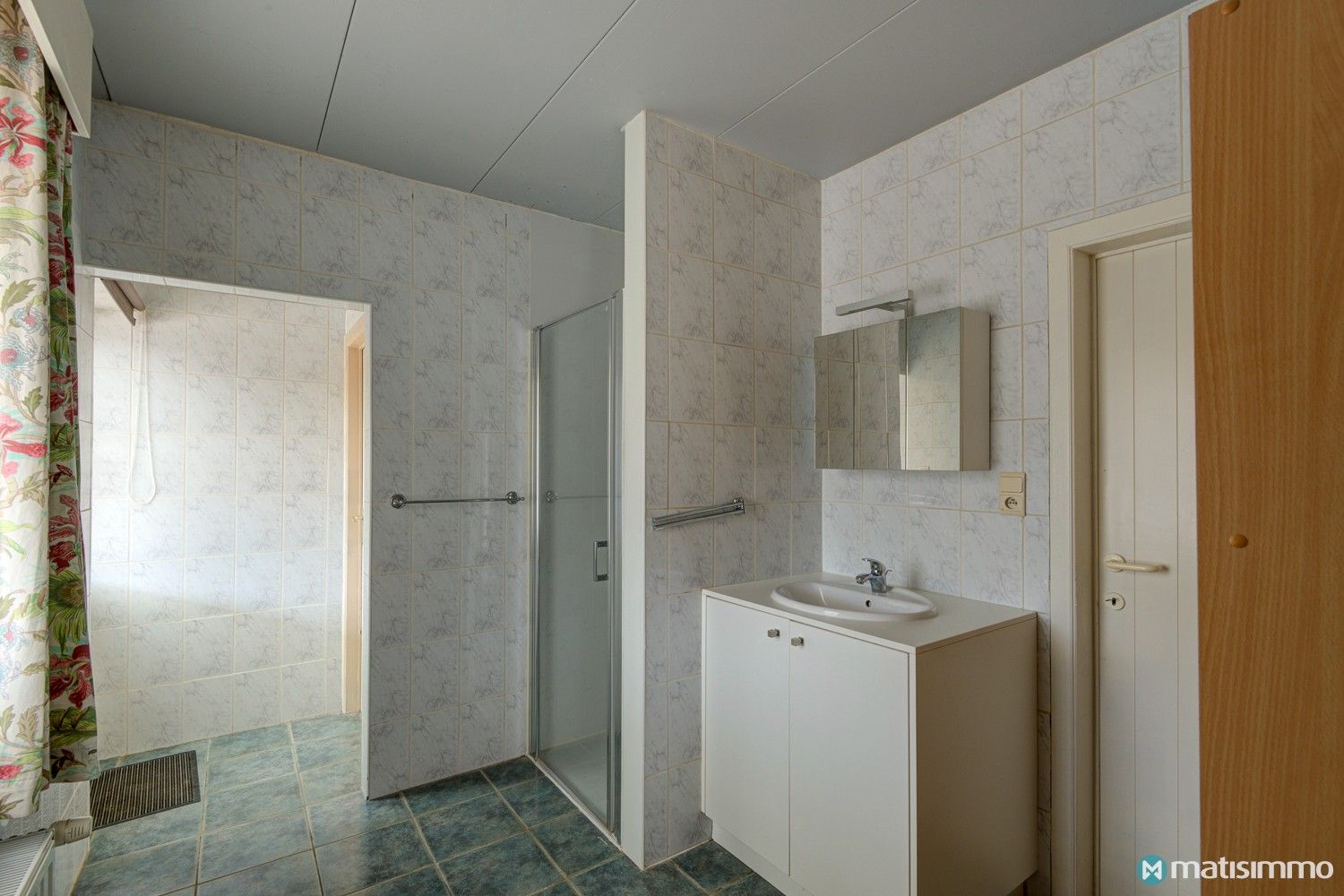 RUIME WONING MET 4 SLAAPKAMERS, LAADPAAL EN ZONNEPANELEN MET BATTERIJ TE BILZEN foto 10