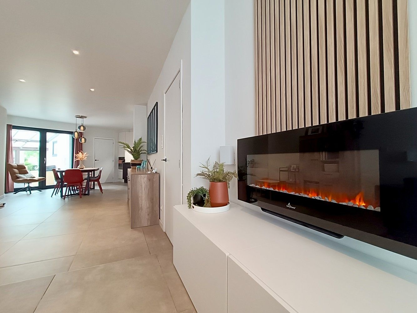 Vooraan Assebroek, vlakbij het Station TOTAAL RECENT GERENOVEERD RUIM ENERGIEZUINIG BURGERSHUIS met 5 SLAAPKAMERS en ZUID-gerichte TUIN foto 16