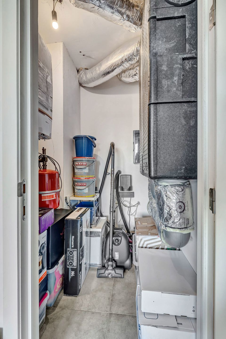 Instapklaar appartement centrum Deinze – ideaal als eigen stek of investering! foto 8