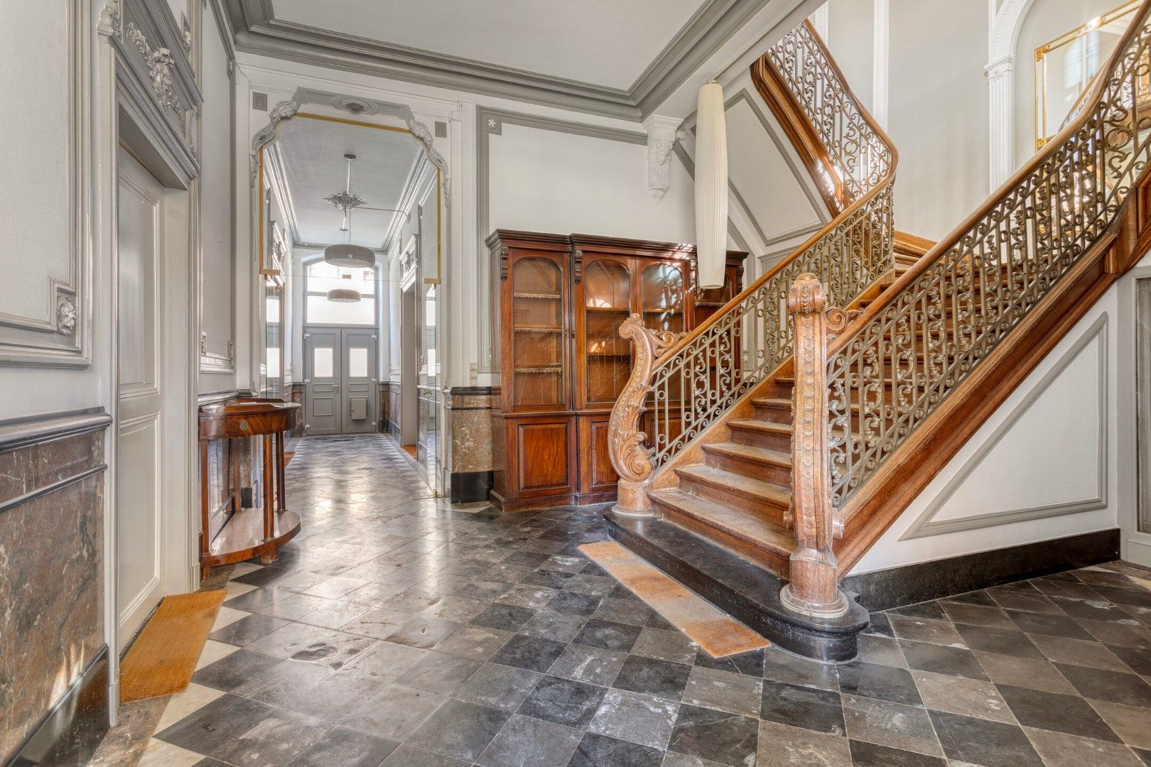 Een zeer ruime herenwoning te Edingen! foto 4