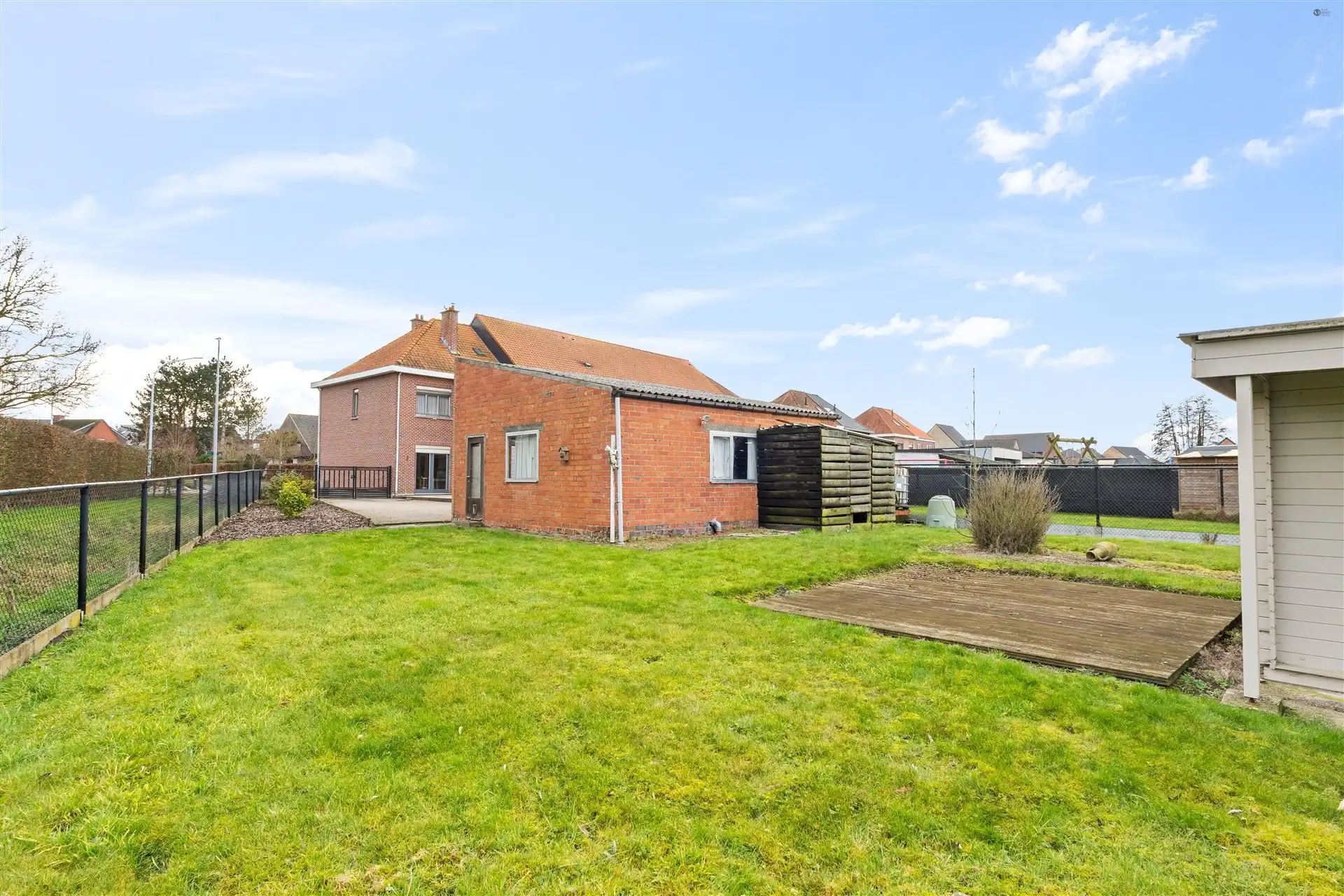 Half open bebouwing met dubbele garage en prachtig uitzicht foto 6