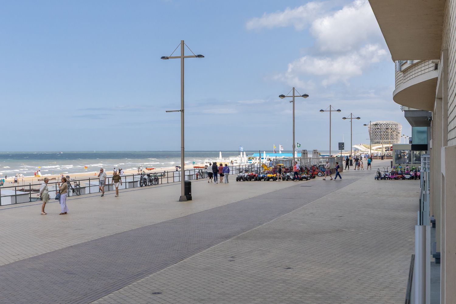 Instapklaar appartement met frontaal zeezicht te koop in Middelkerke foto 5