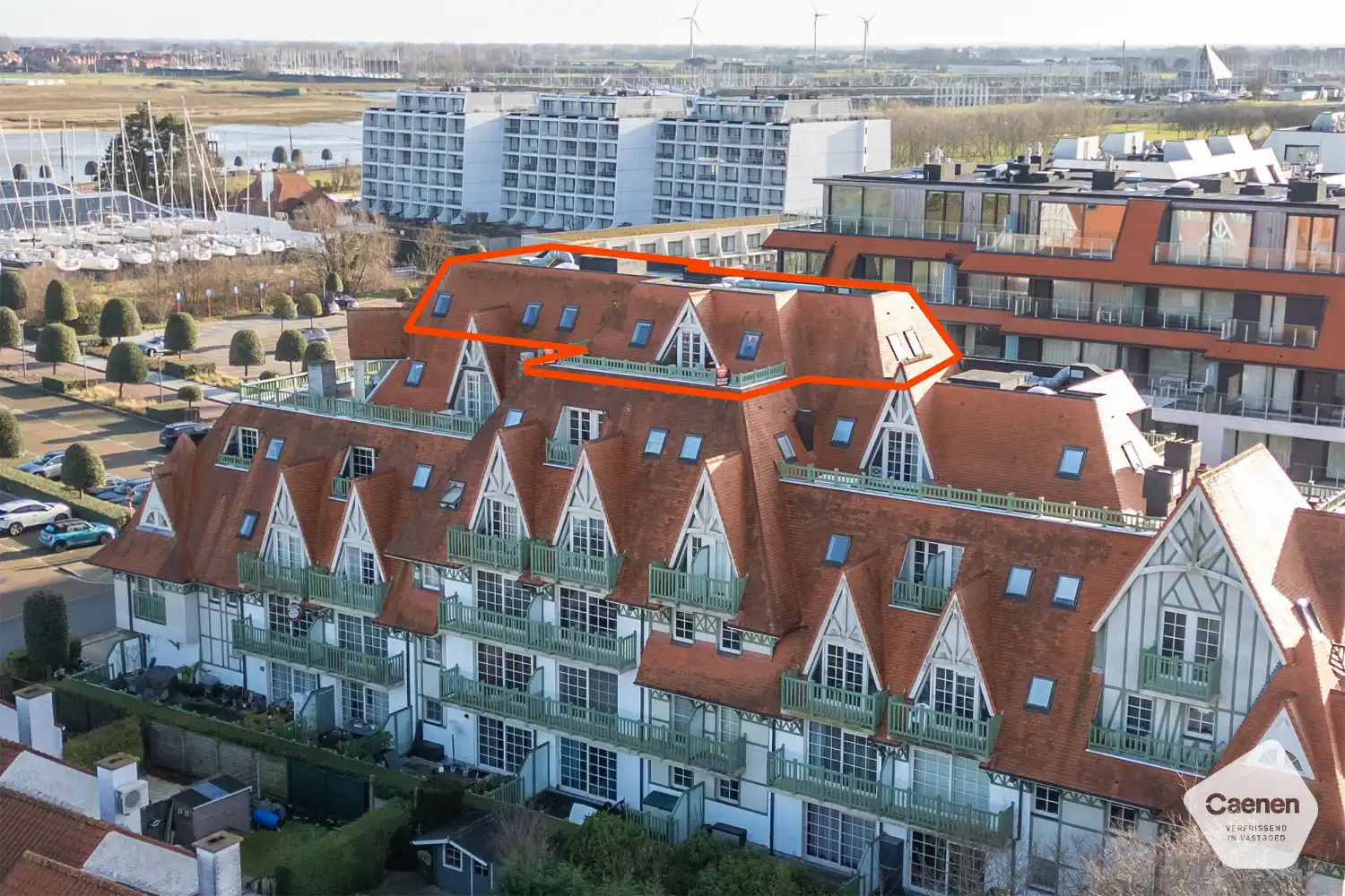 Uitzonderlijke penthouse met mooie vergezichten en 3 slaapkamers foto {{pictureIndex}}