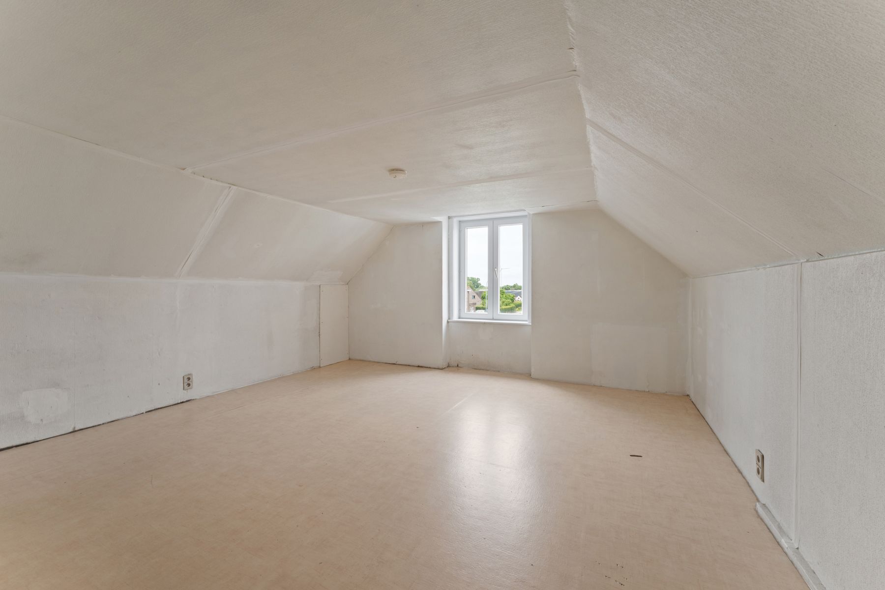 Ruime woning op centrale ligging foto 14