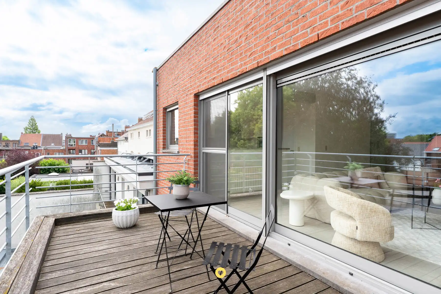Ruim appartement met 2 slaapkamers en terras in centrum Boom foto {{pictureIndex}}