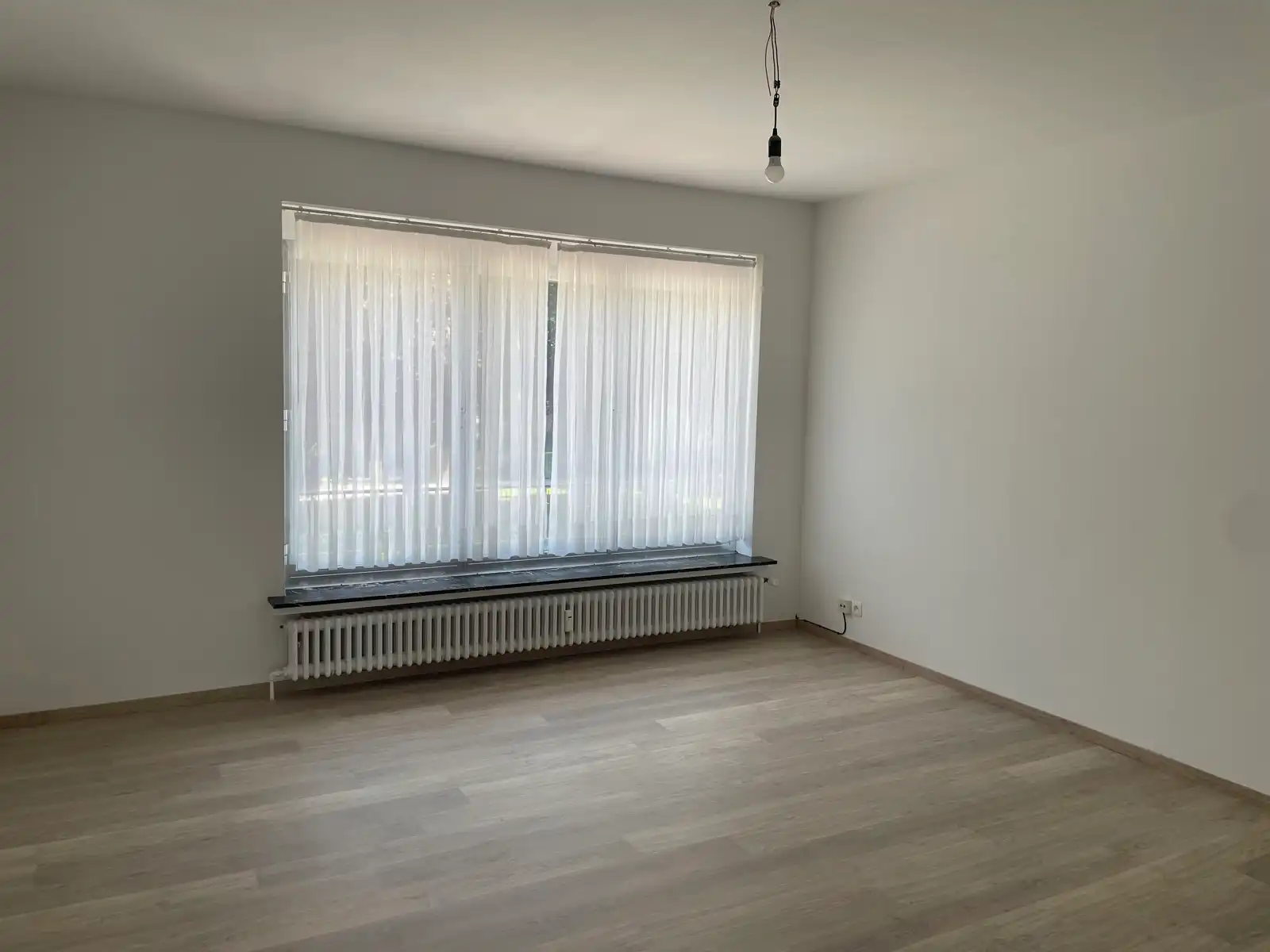 Leemans Immobiliën biedt u dit instapklare appartement te huur aan in Asse foto 3