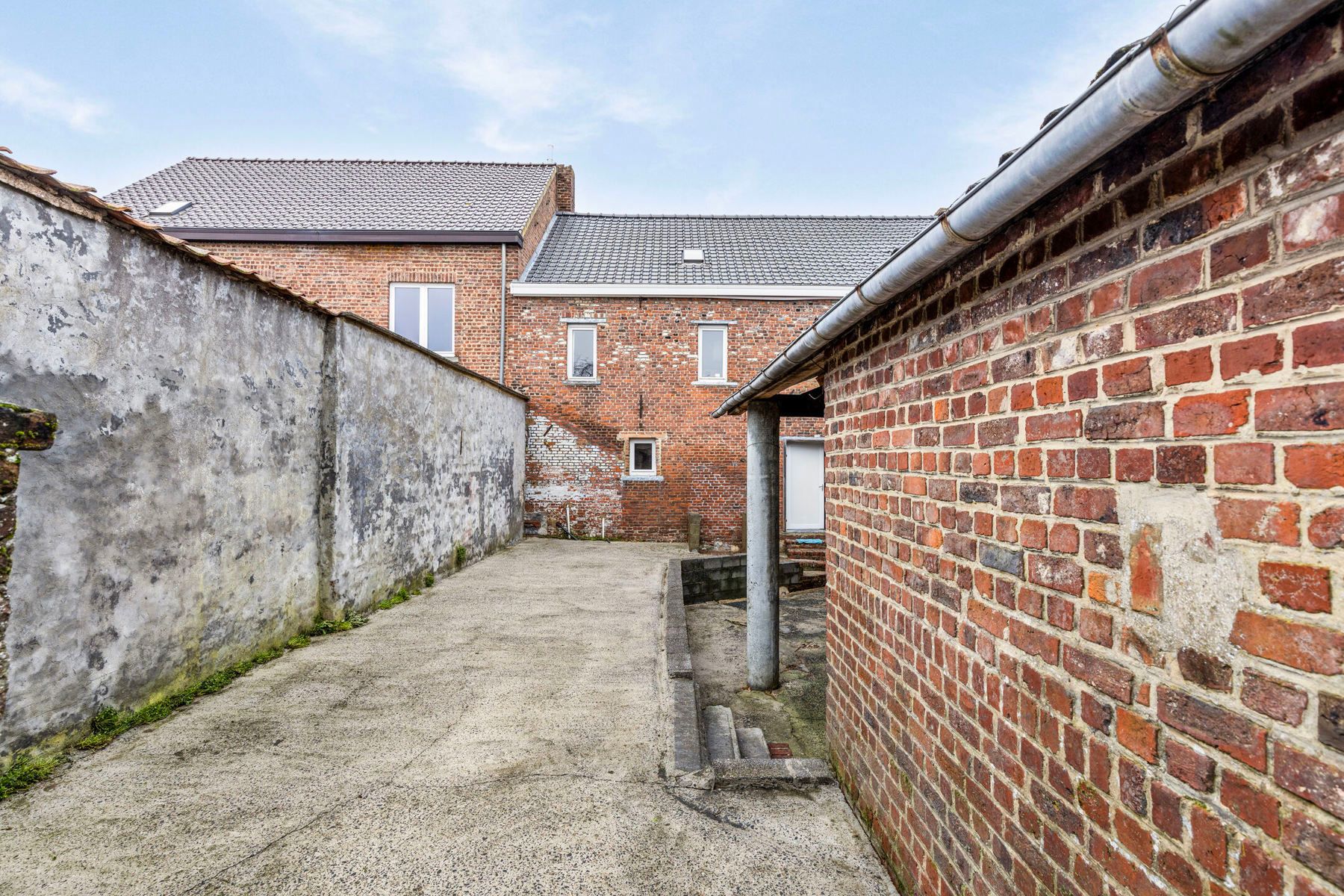 Gunstig gelegen hoevegebouw met veel mogelijkheden foto 7