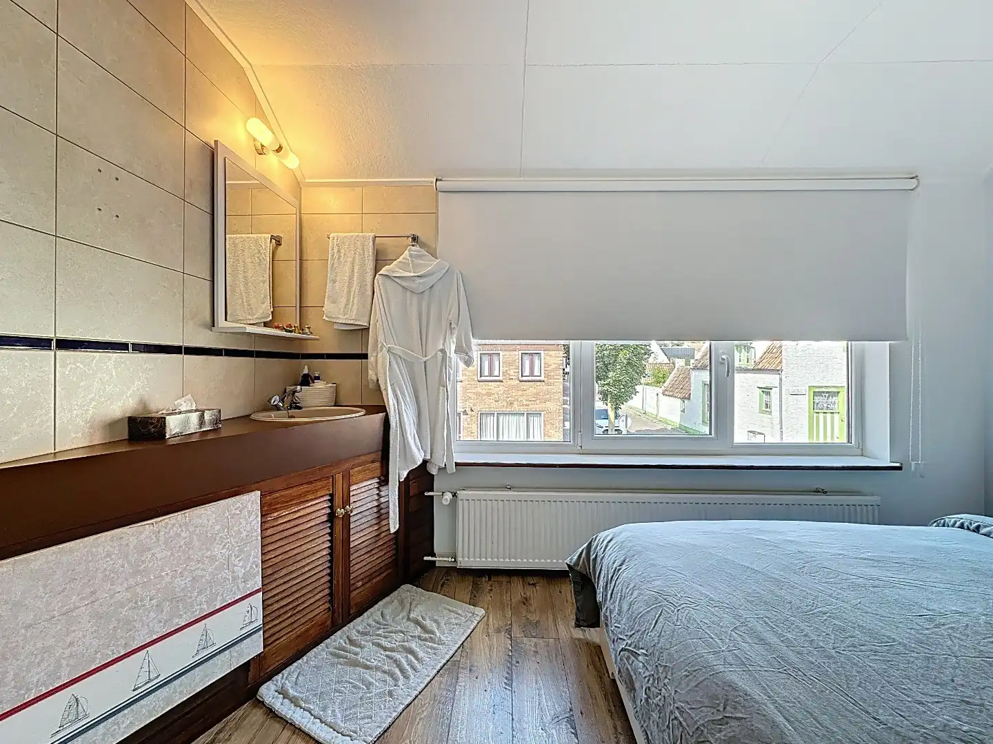 Ruime hoekwoning nabij centrum foto 20