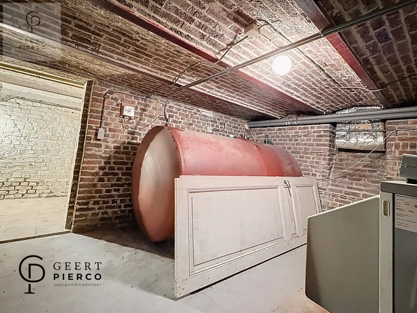 Eigentijdse woonst met ruime tuin foto 26