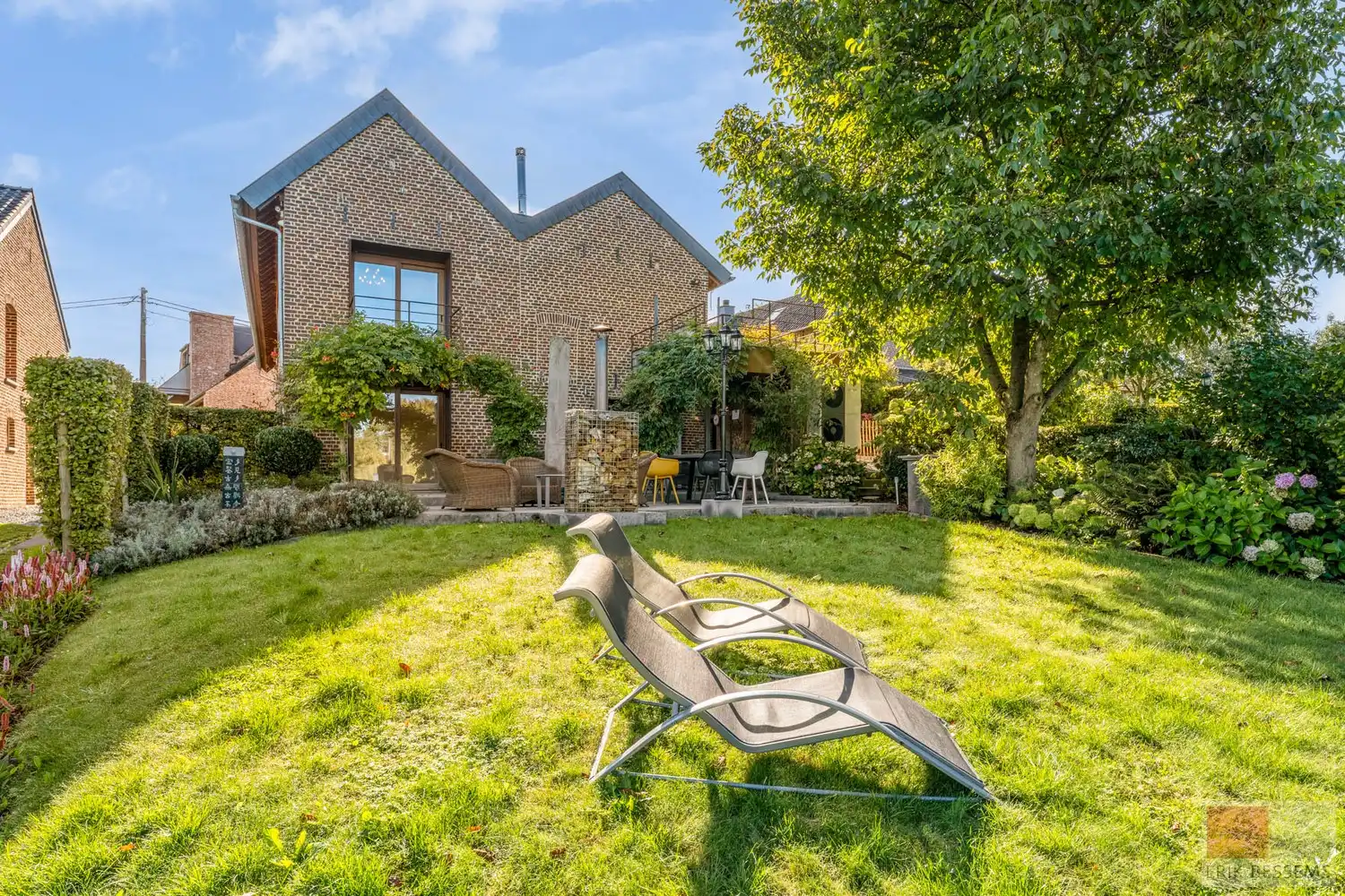 Indrukwekkend en uiterst charmant vakwerk landhuis, Veurs 31 te Sint-Martens-Voeren hartje Voerstreek. foto 14