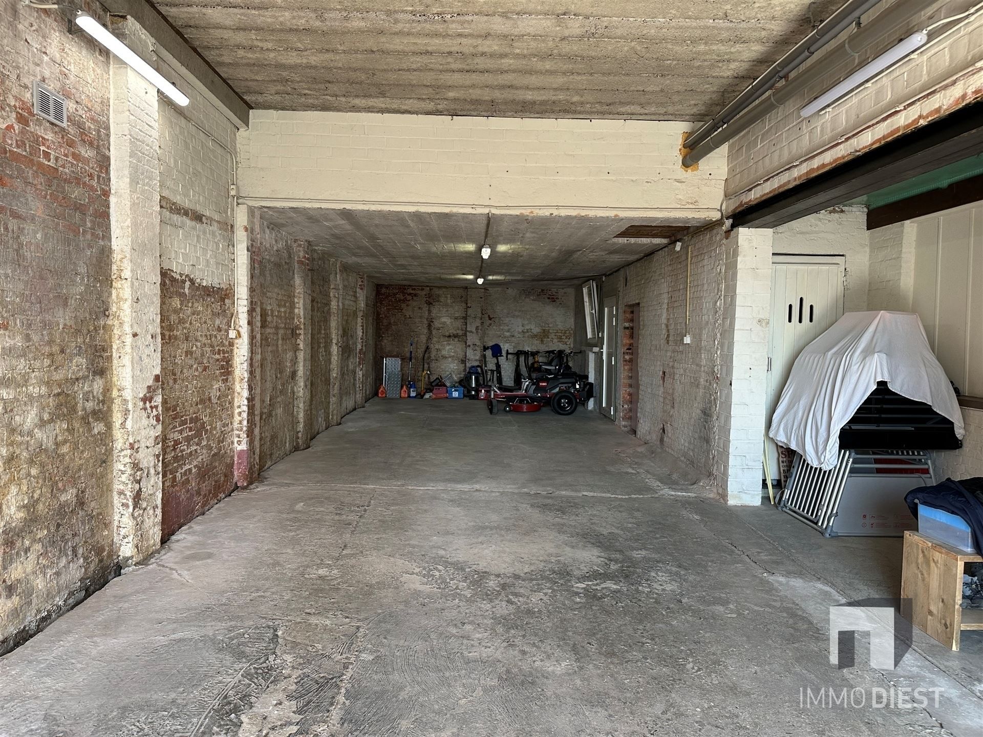 Unieke woning met praktijk en bouwgrond op zichtlocatie foto 11