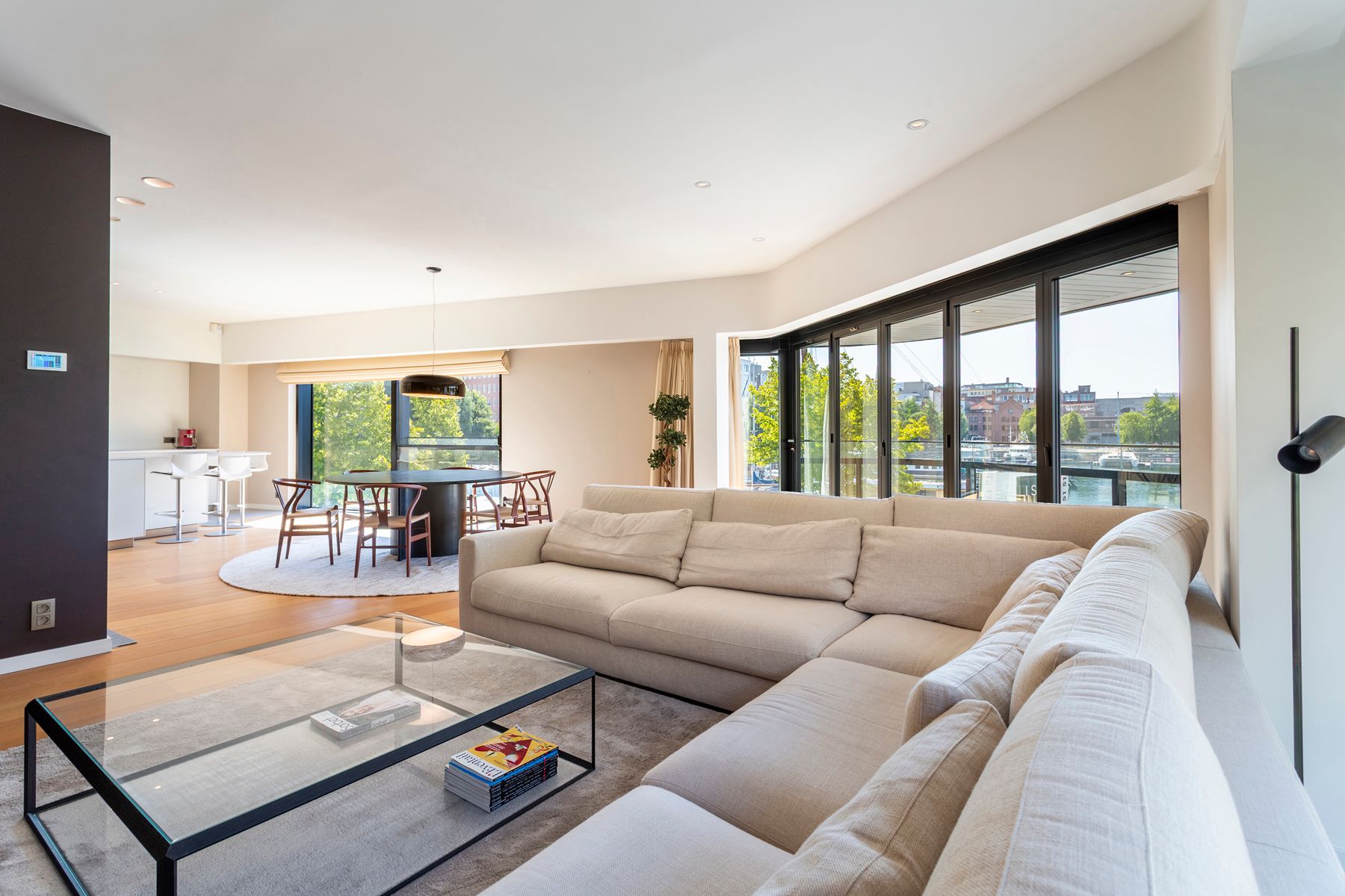 Bemeubeld 3-slaapkamer appartement op het Eilandje foto 2
