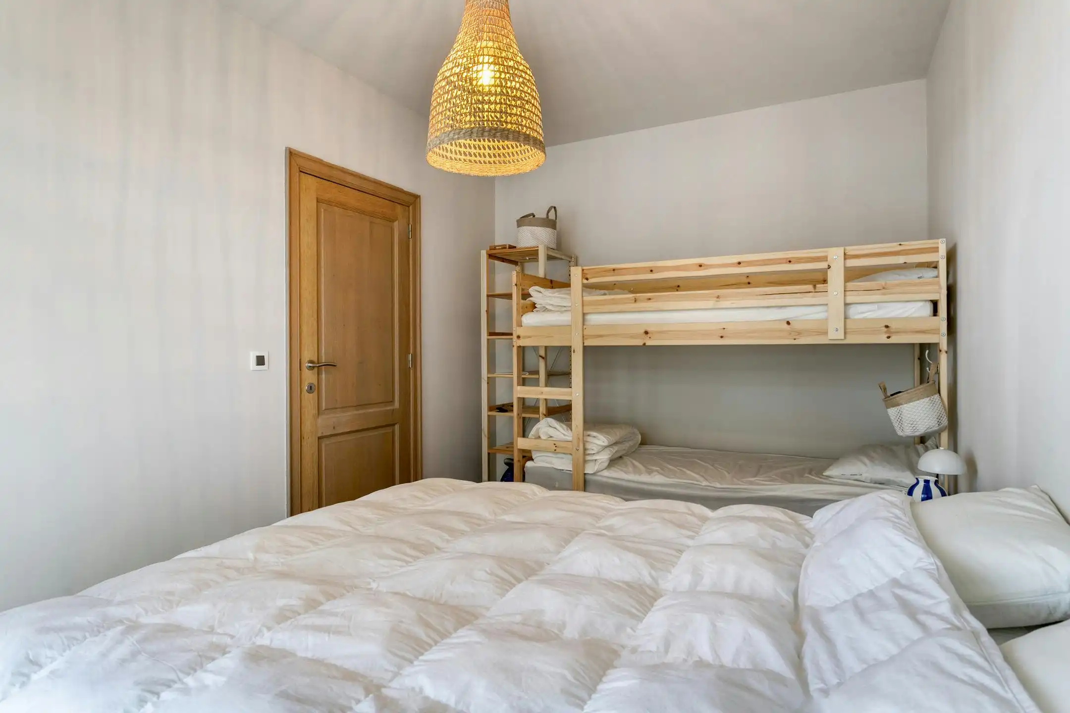 Gerenoveerd appartement met 1 slaapkamer en terras in De Panne foto 9