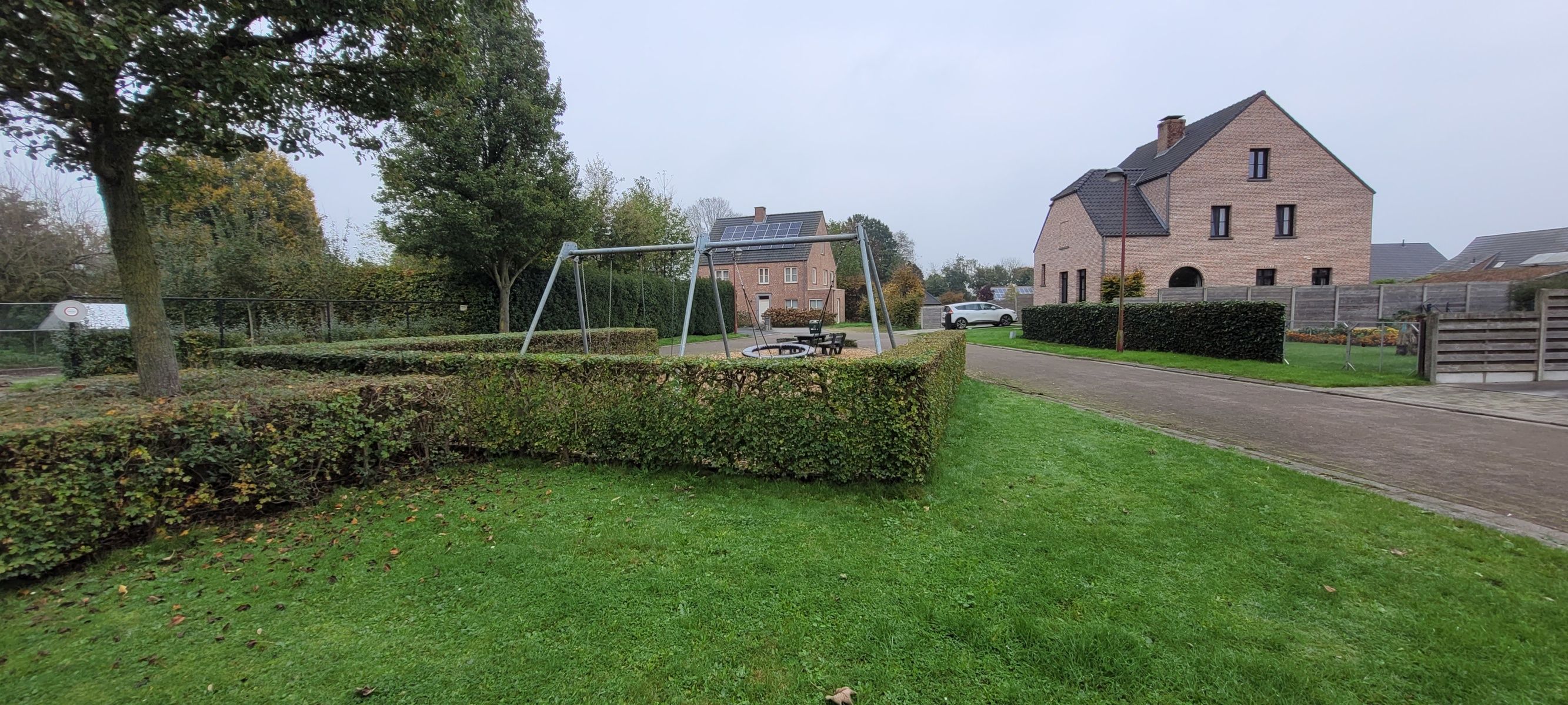 Modern energiezuinige halfopen huis met 4 slaapkamers, voor- en achtertuin in een kindvriendelijke buurt, biedt de perfecte combinatie van rust, veiligheid en kortbij het centrum foto 41