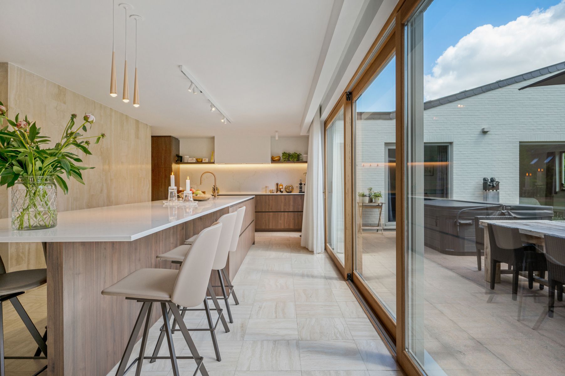 Residentiëel gelegen gelijkvloerse villa op ca. 3.008 m². foto 17