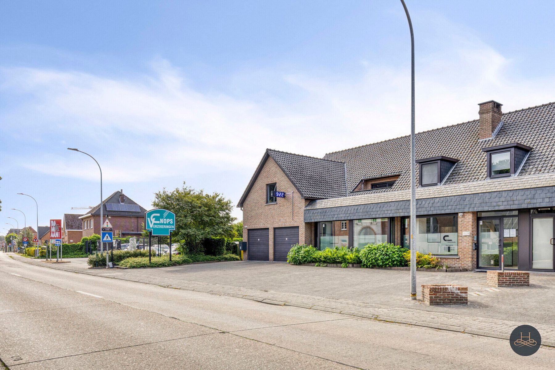 Gelijkvloerse commerciële kantoorruimte foto 19