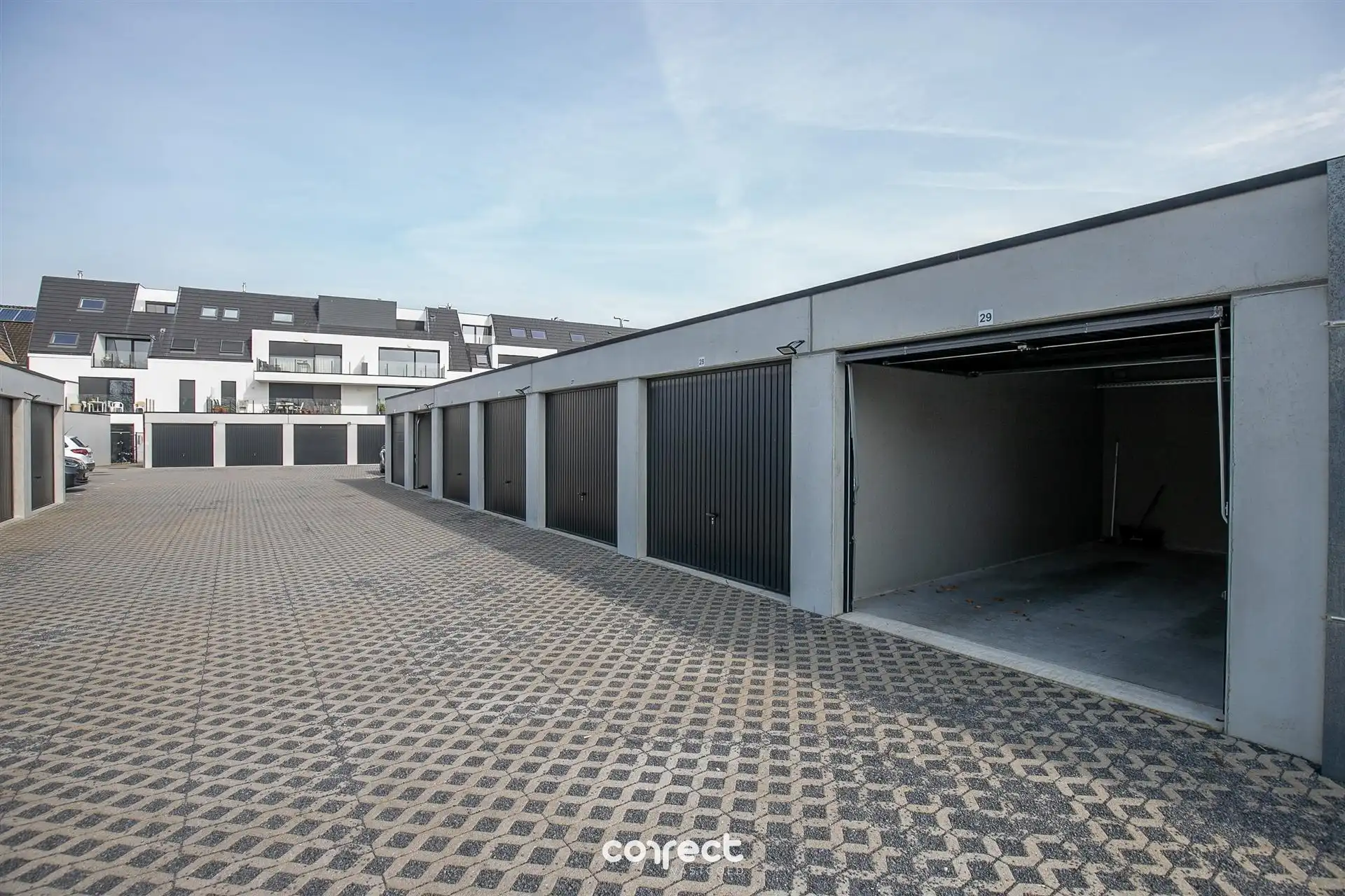 Instapklaar en verzorgd appartement met twee slaapkamers en garage. foto 11