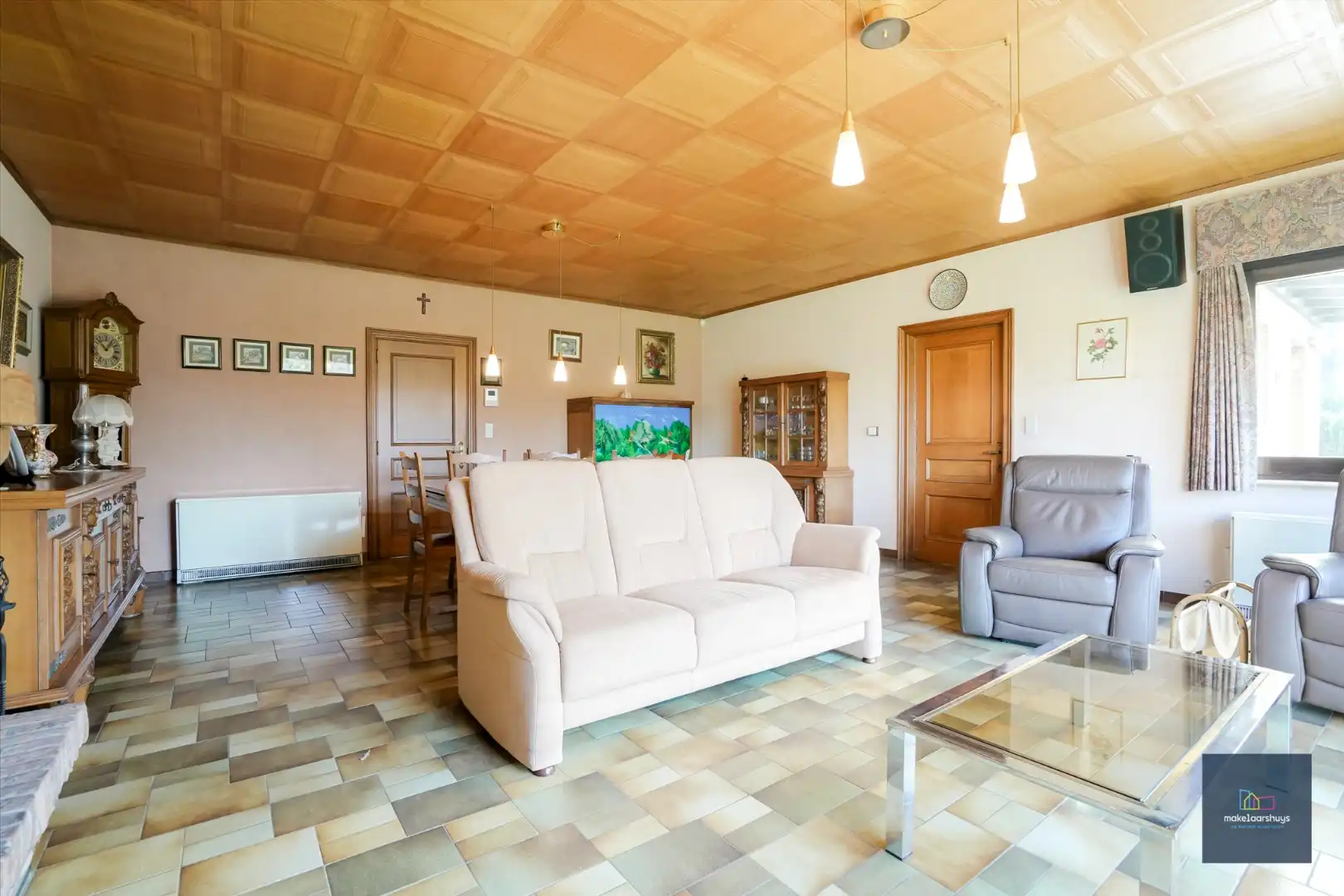 Ruime bungalow met garage op 1980m² grond  foto 7