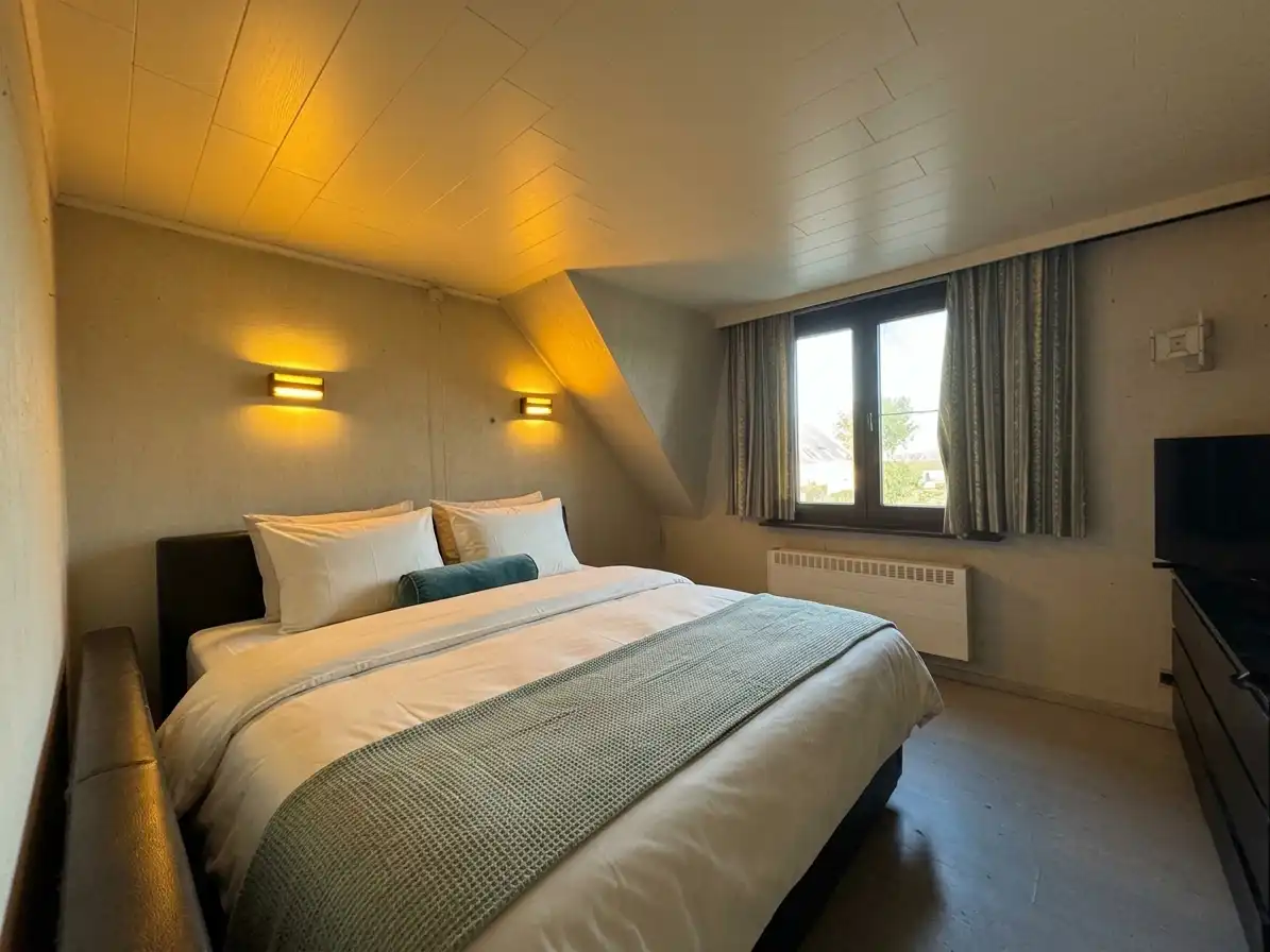 Unieke opportuniteit in Melsele: Karaktervolle woning met ruim magazijn/atelier (286 m²) op een perceel van 859 m² foto 6