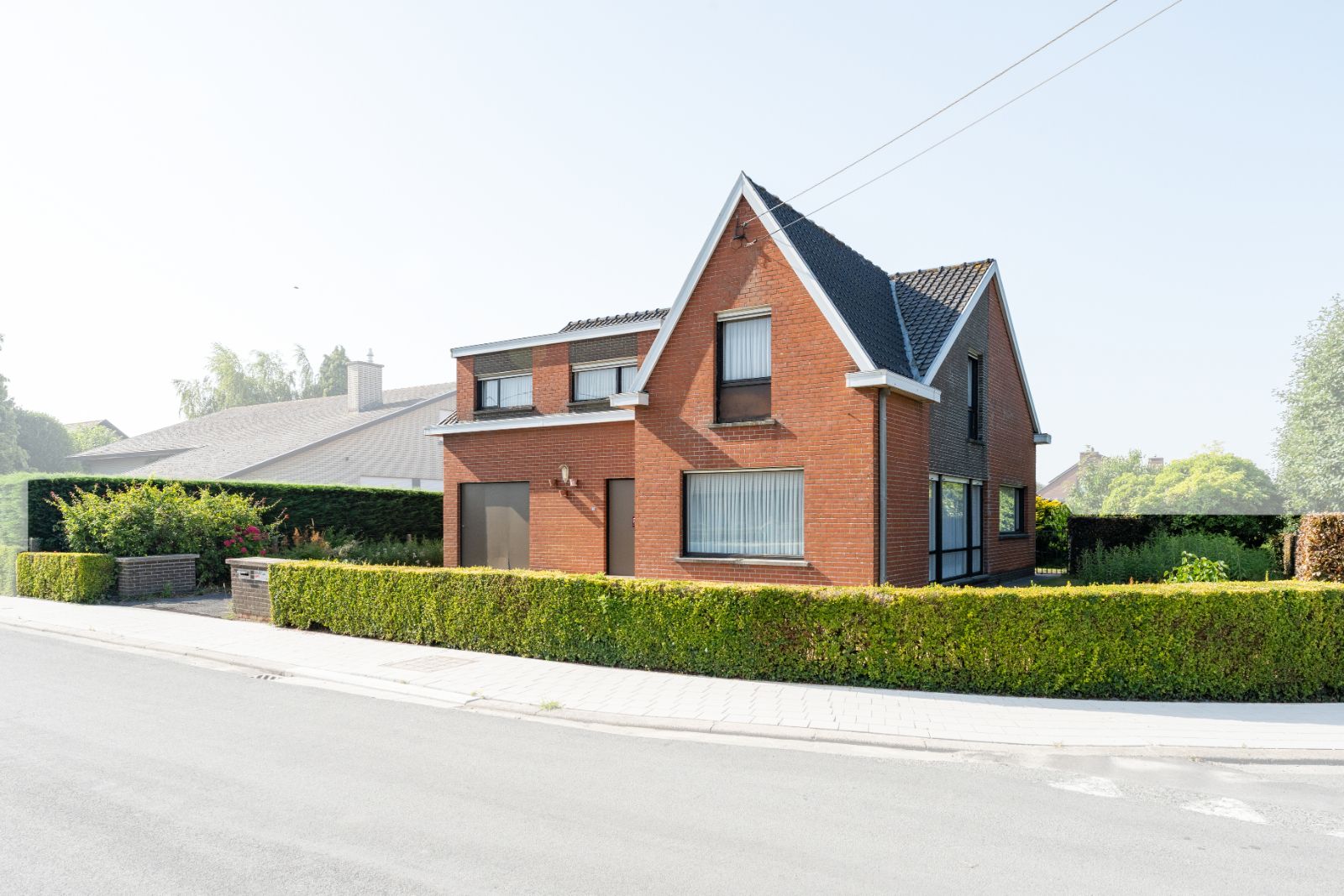 Hoofdfoto van de publicatie: Ruime gezinswoning op 737 m² met 6 slaapkamers!
