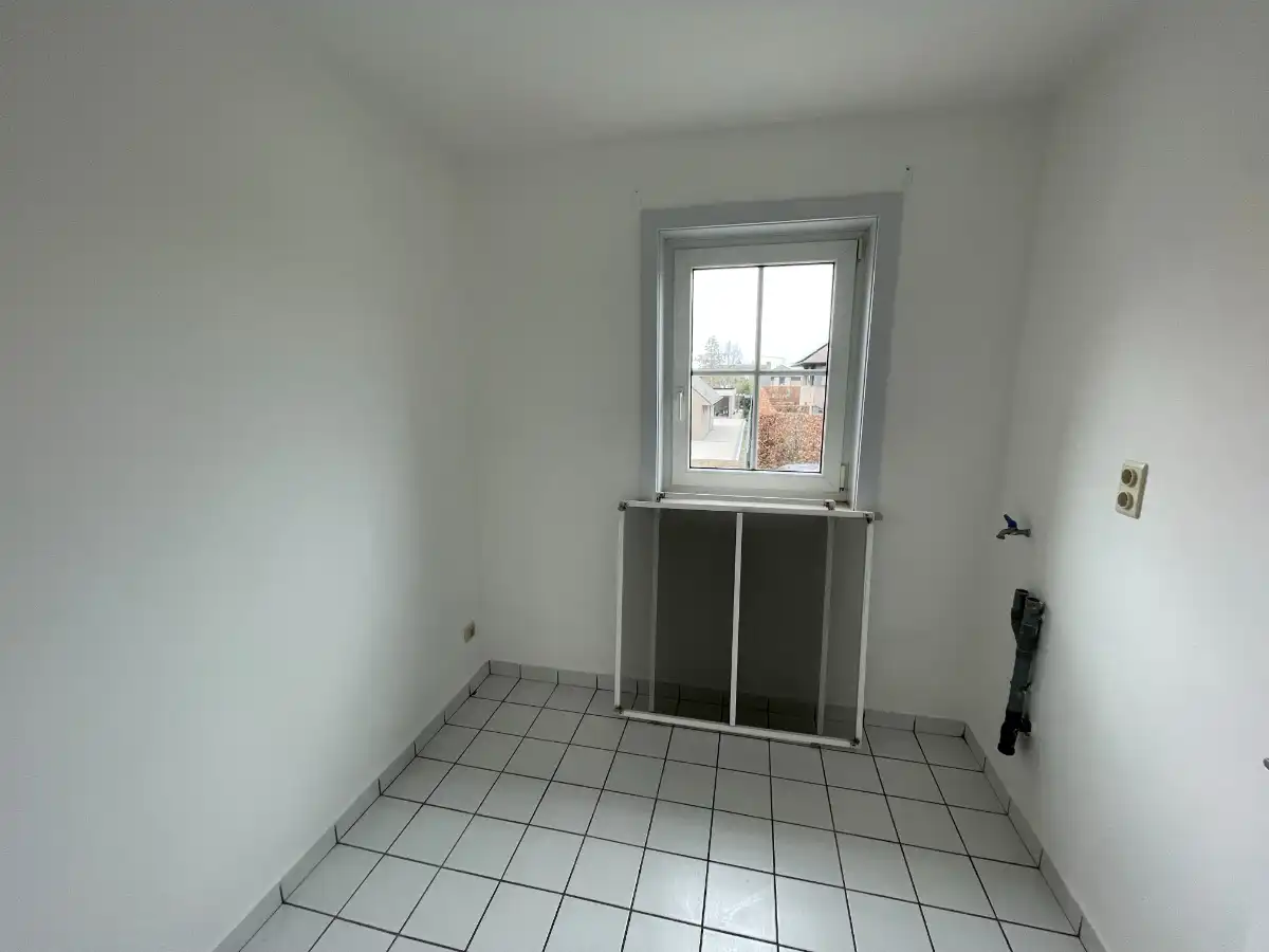 EENGEZINSWONING met tuin & garage foto 15