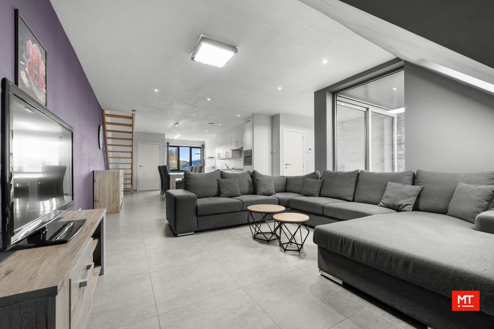 Instapklaar appartement met 2 slaapkamers en Zuidgericht terras te koop in het centrum van Zonnebeke foto 2