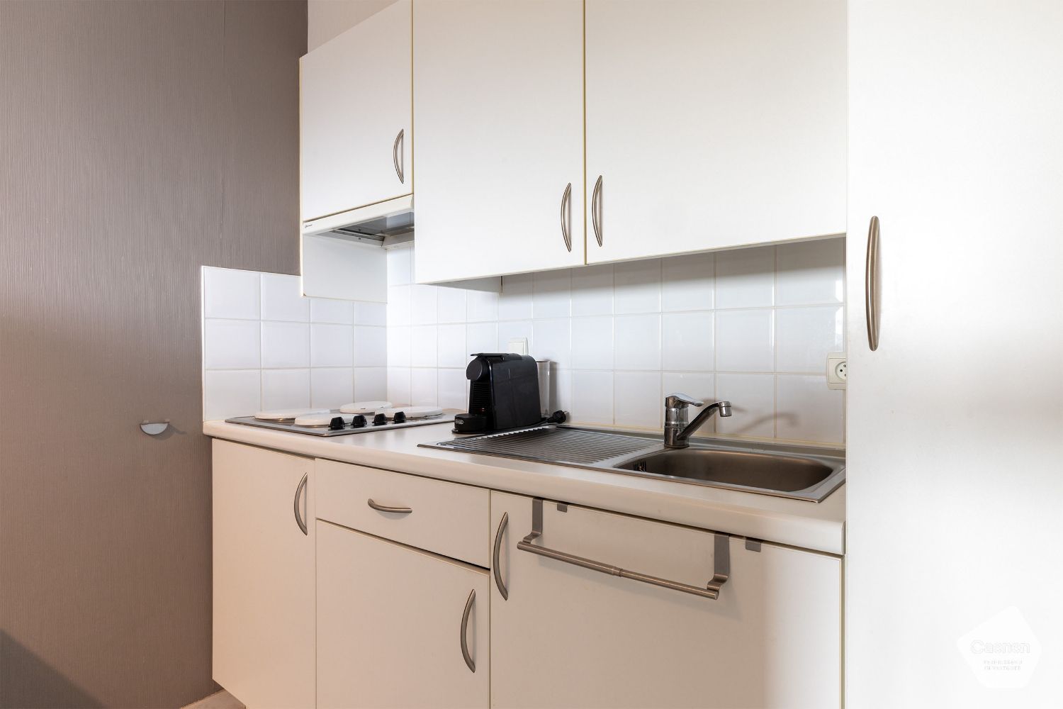 Zuid-gerichte studio met slaaphoek en prachtig zicht op de duinen foto 6