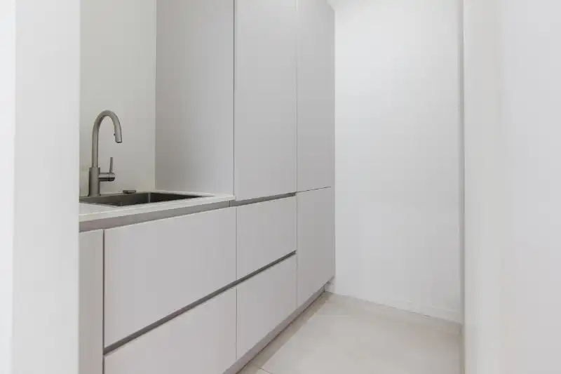 Voll gerenoveerde woning met 5 slpk 3 badk foto 14